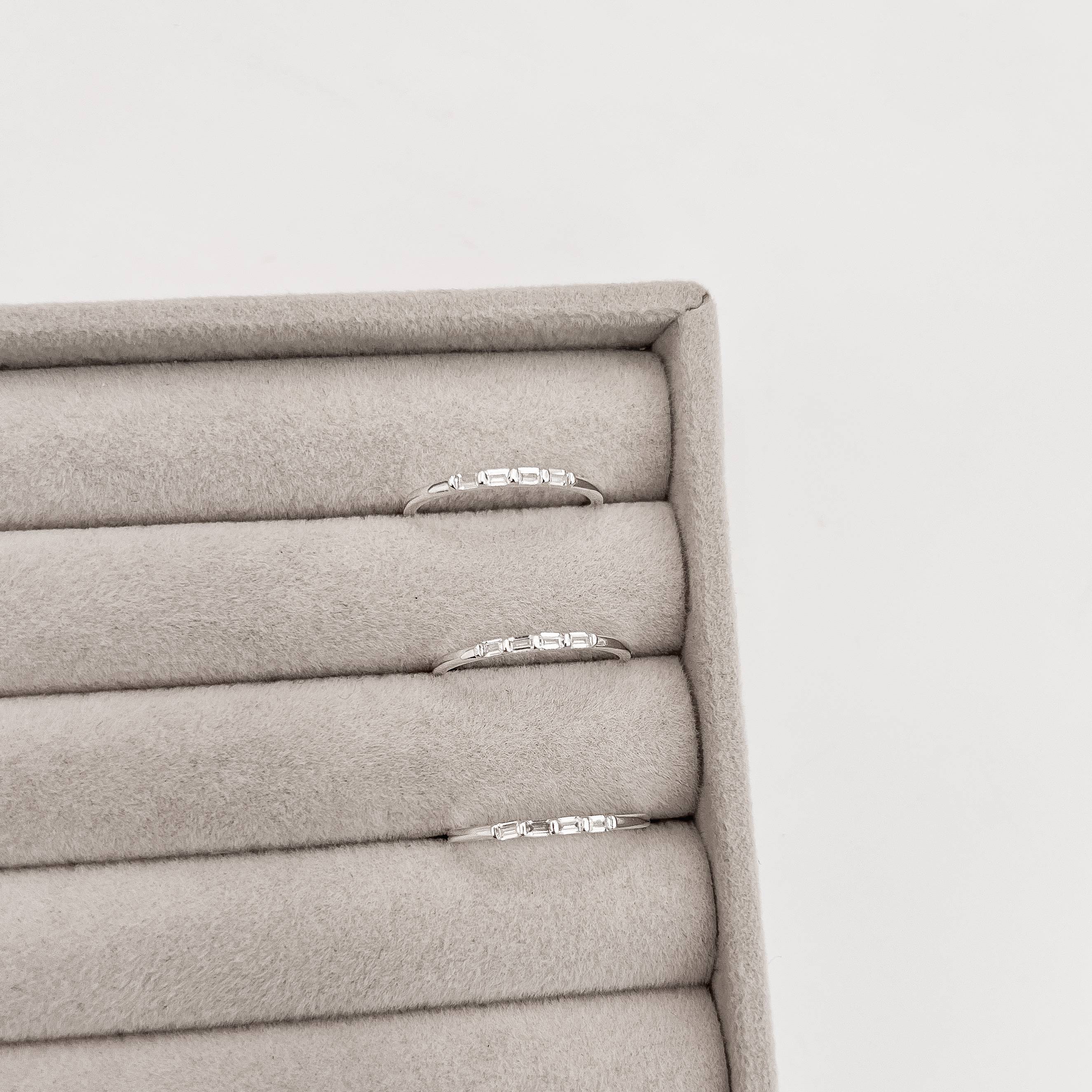 Imagem Anel 4 zircônias retangulares