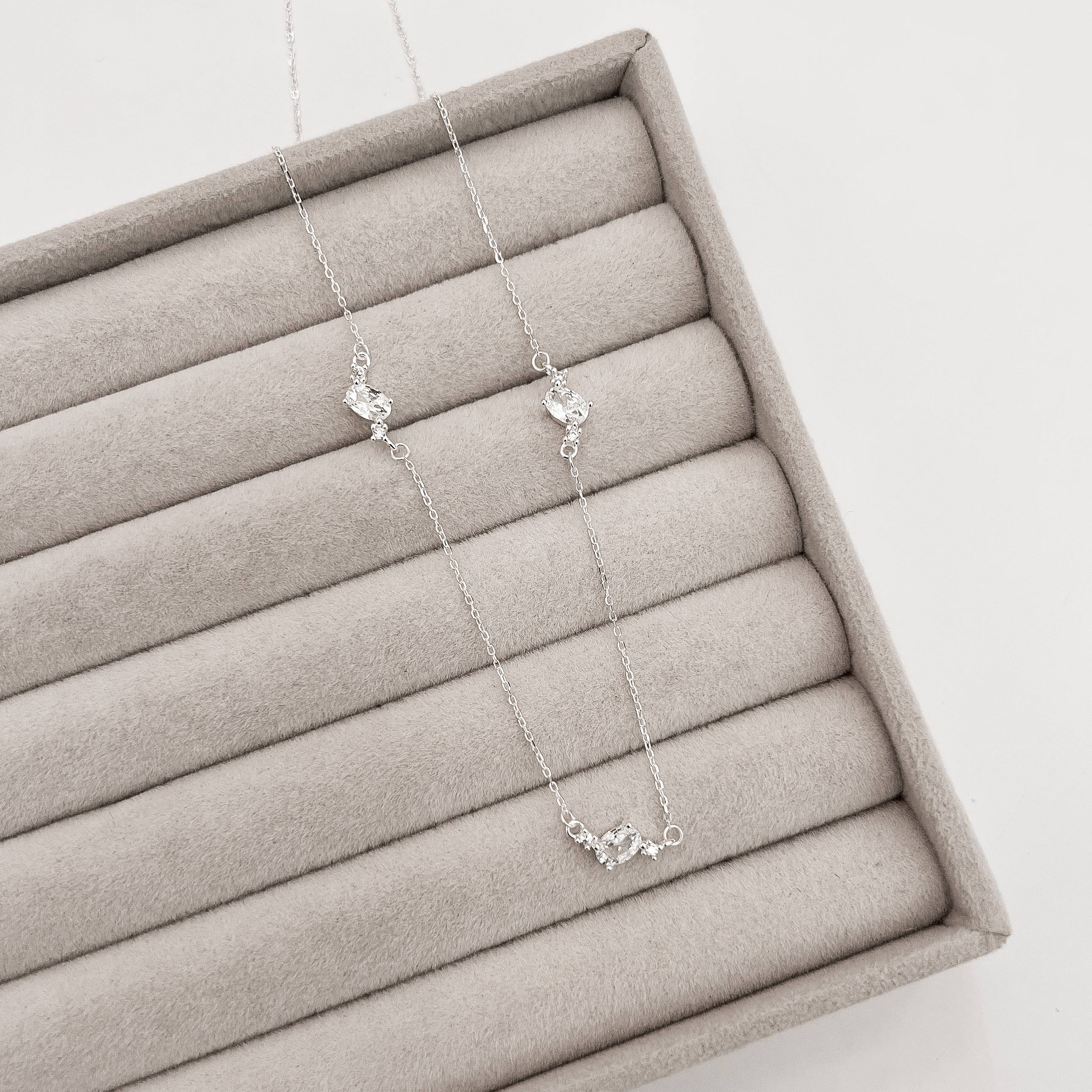 Imagem Colar entremeios zircônia oval e redonda 11mm 40+5cm