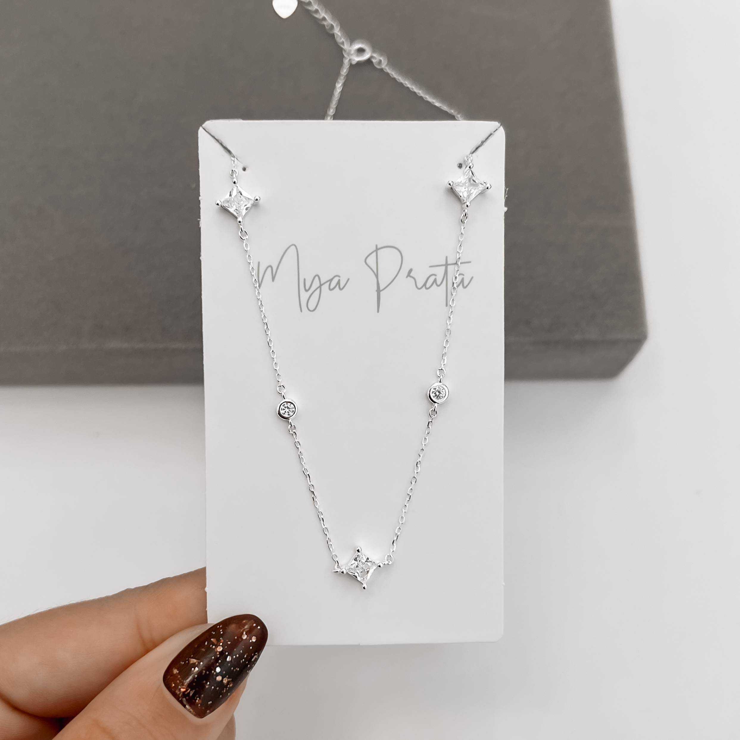 Imagem Secundária Colar entremeio zircônias redonda 3mm e losango 6mm 40+5cm