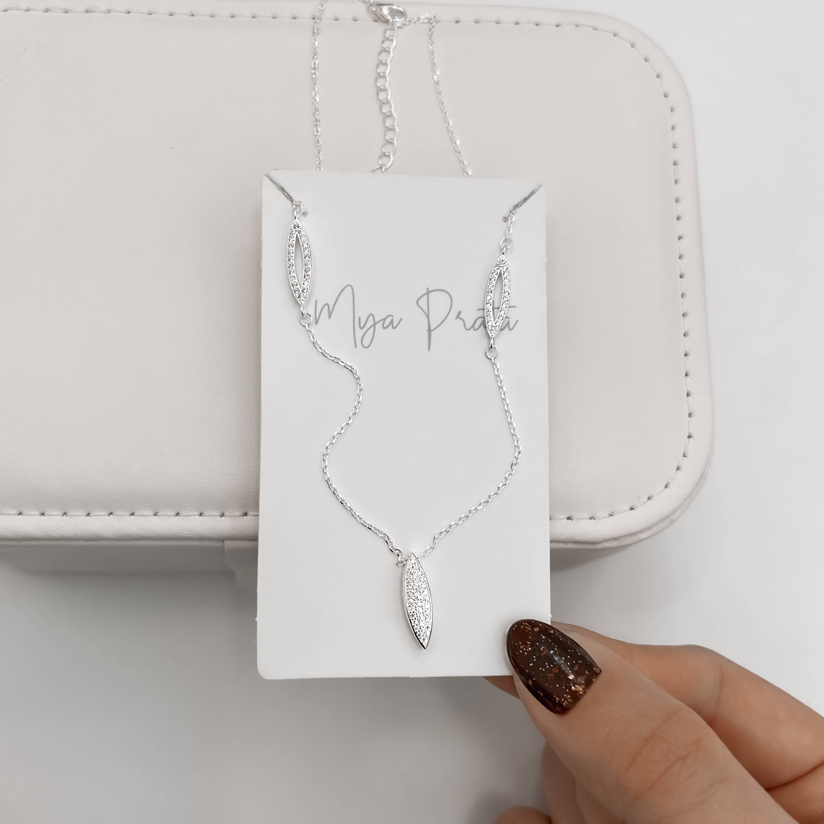 Imagem Secundária Colar pingente navete cravejado 16mm com entremeios navetes vazados 40+5cm