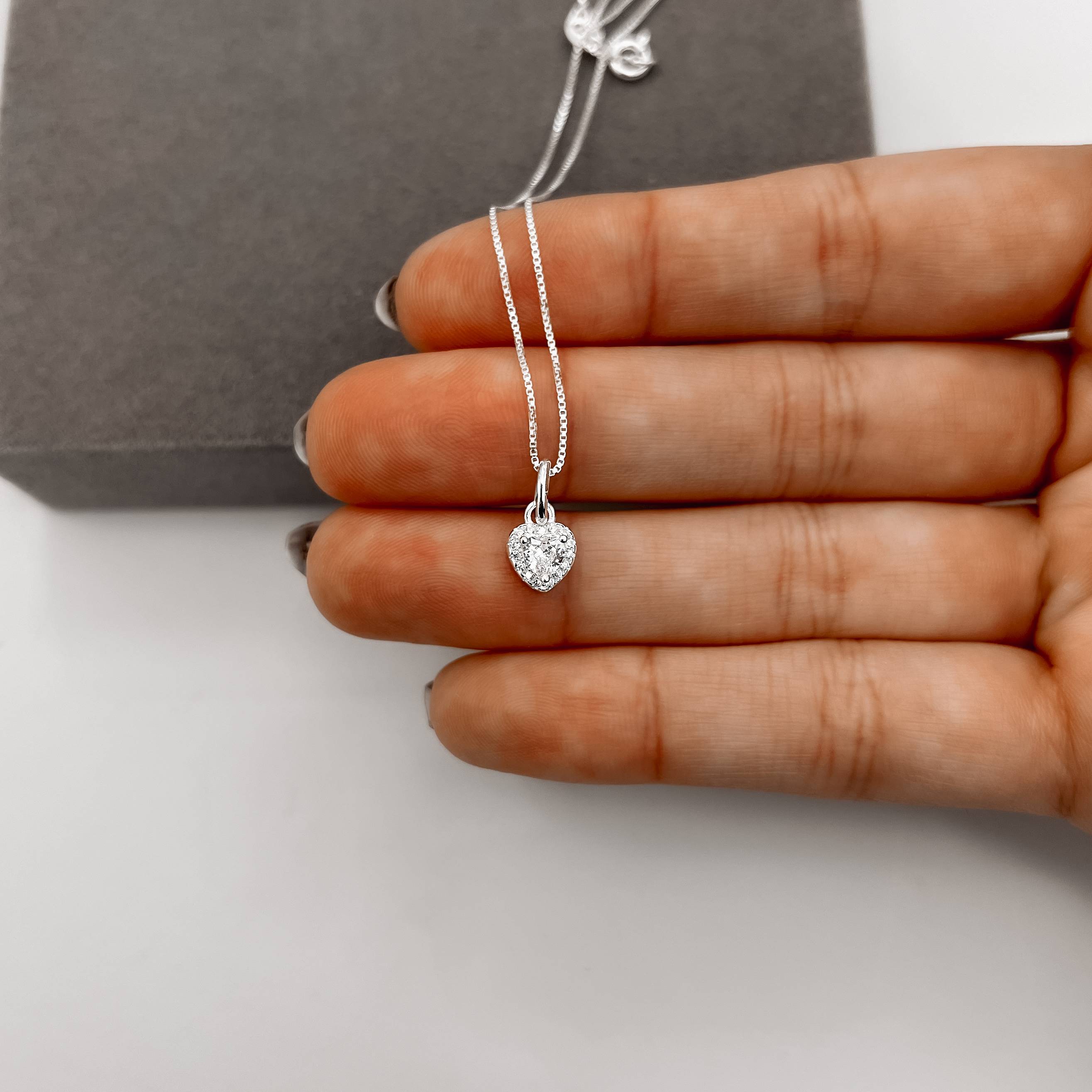 Imagem Colar pingente zircônia coração com cravejado 7mm 40cm