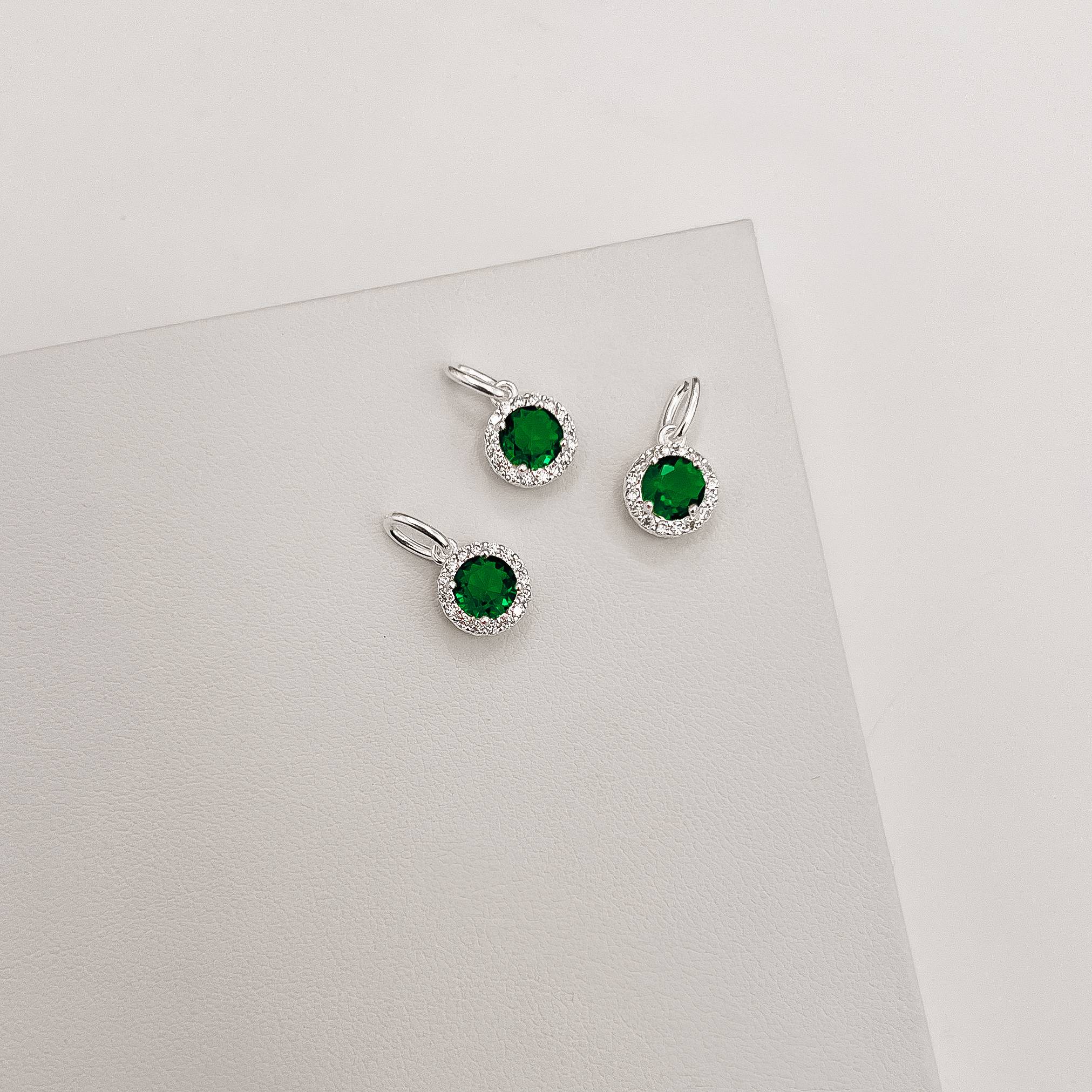 Pingente zircônia redonda esmeralda com cravejado 8mm 