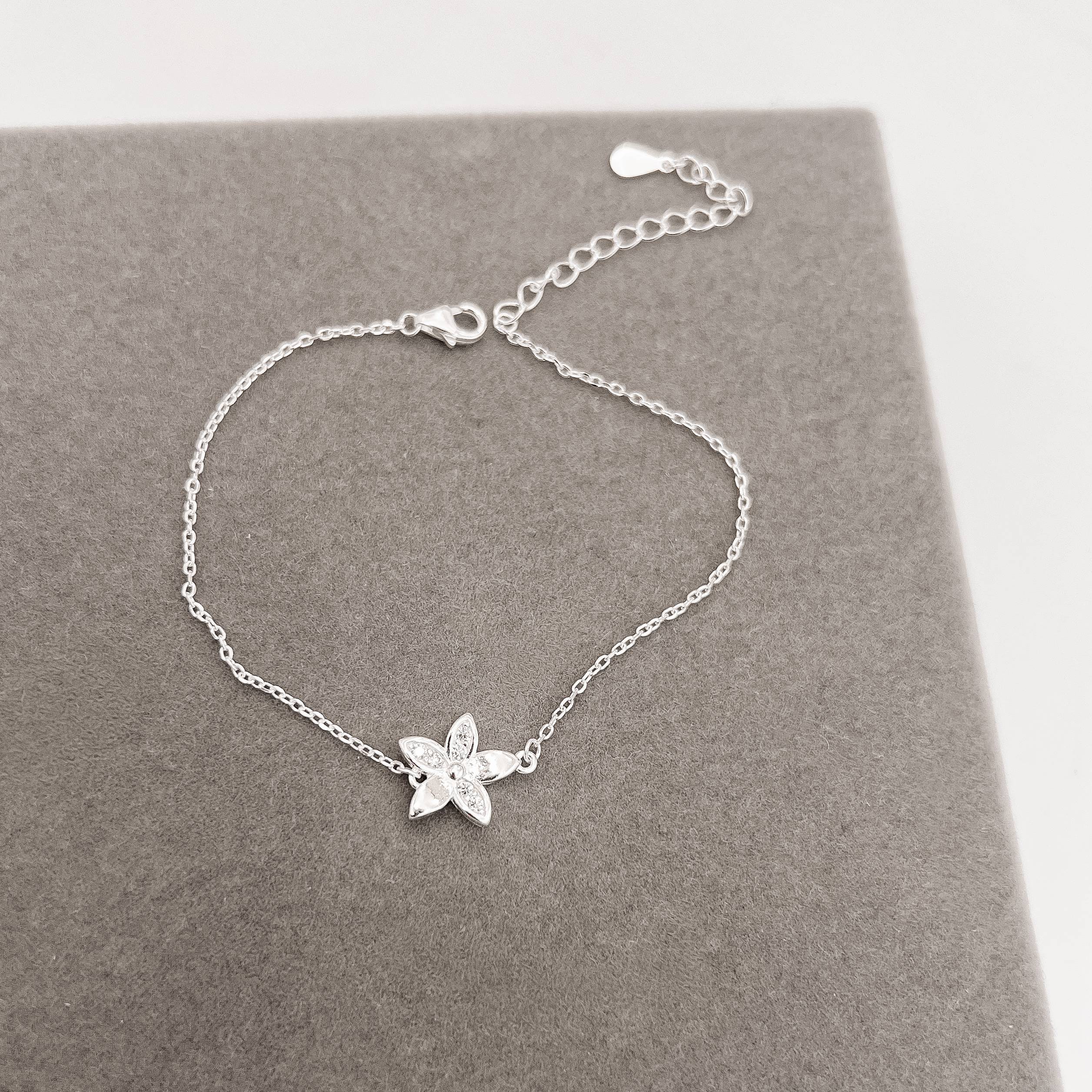 Pulseira entremeio flor detalhe cravejado 11mm