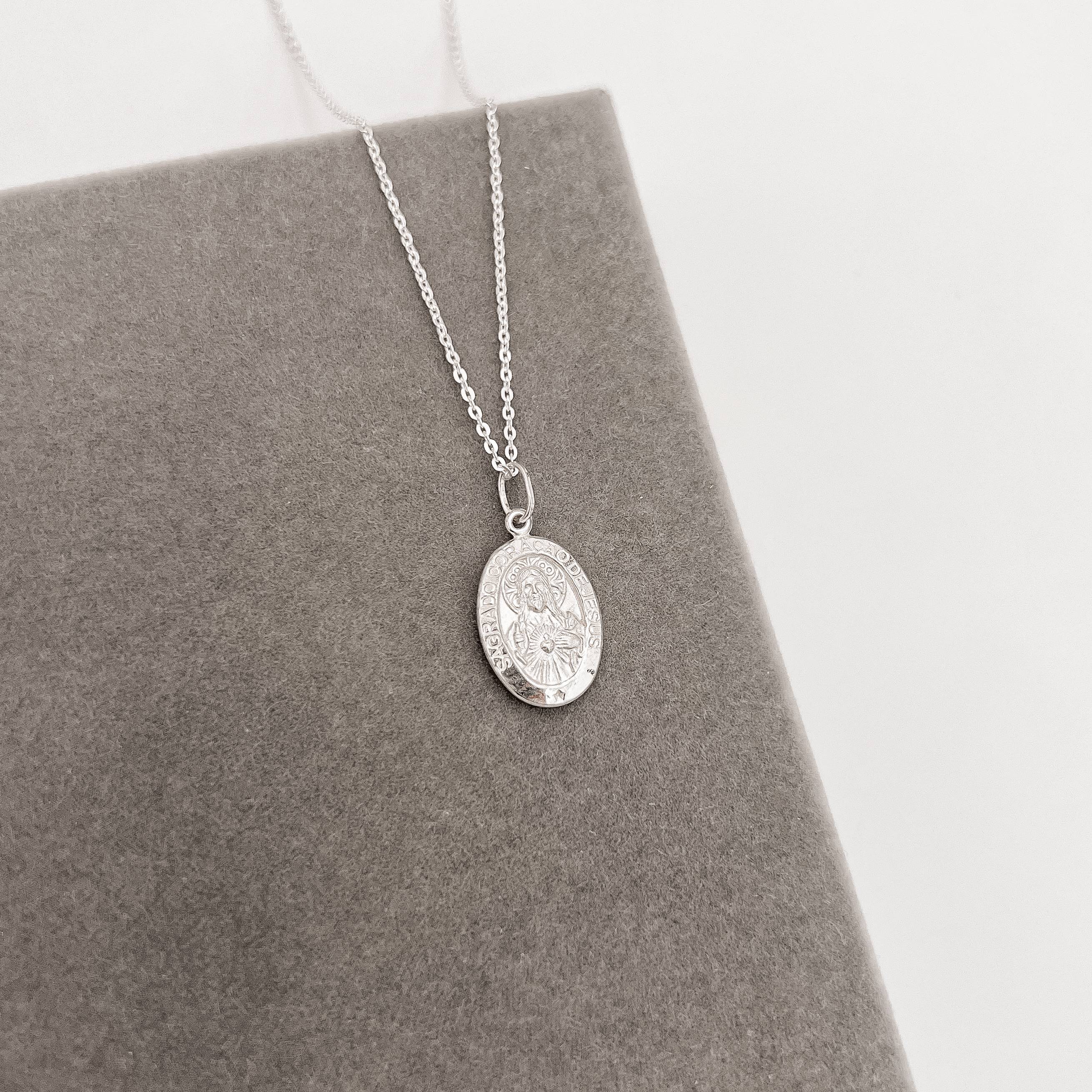 Imagem Colar pingente medalha dupla face Sagrado Coração de Jesus e cruz 16mm corrente cadeadinho 45cm