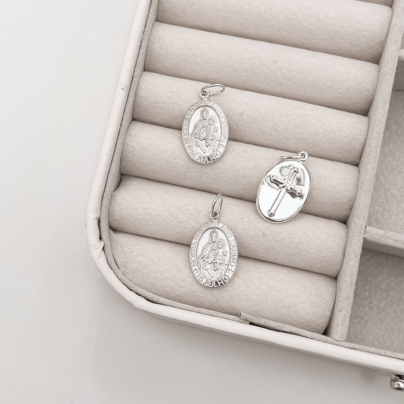 Pingente medalha dupla face Nsa. Sra. do Carmo e cruz 16mm 