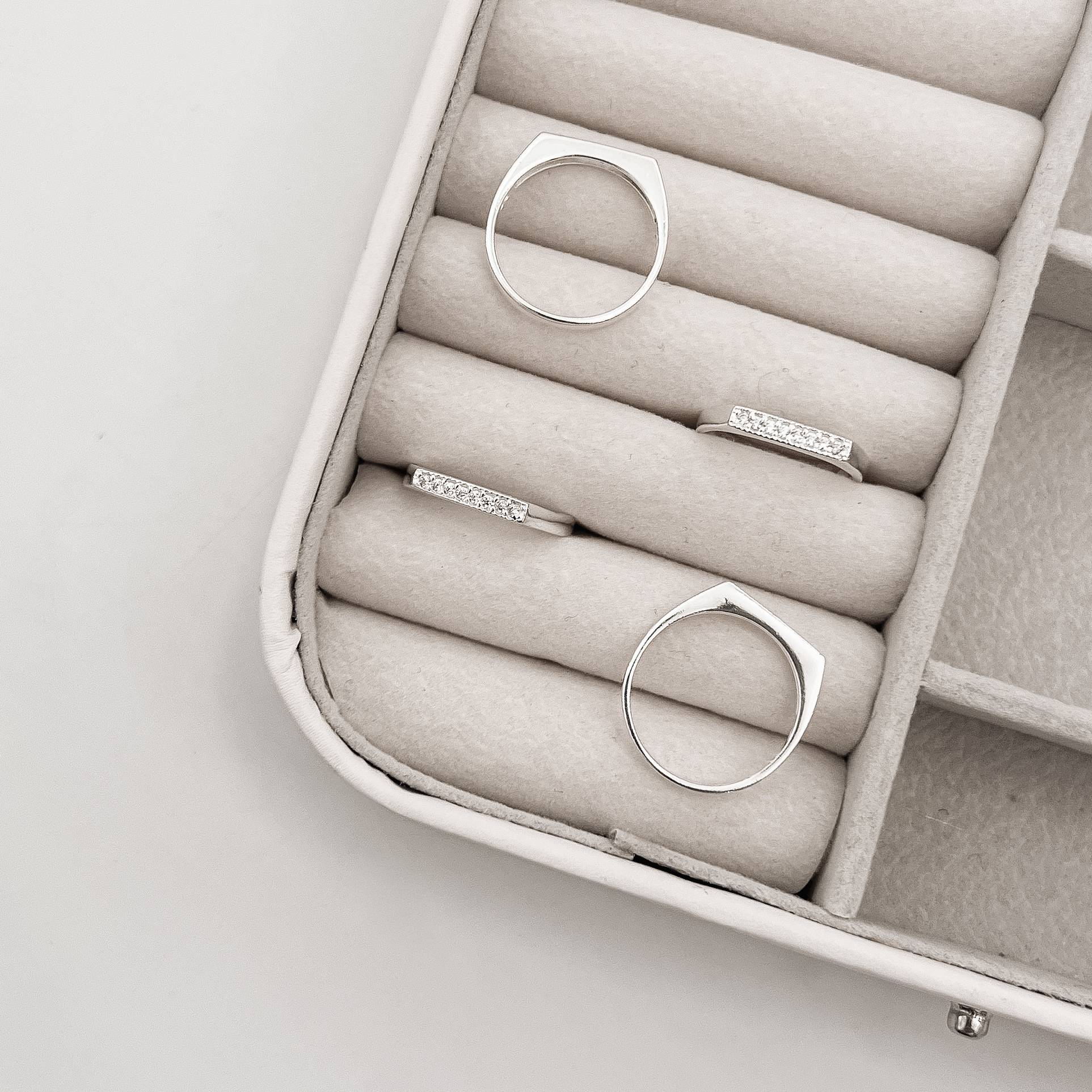 Imagem Anel reto com cravejado