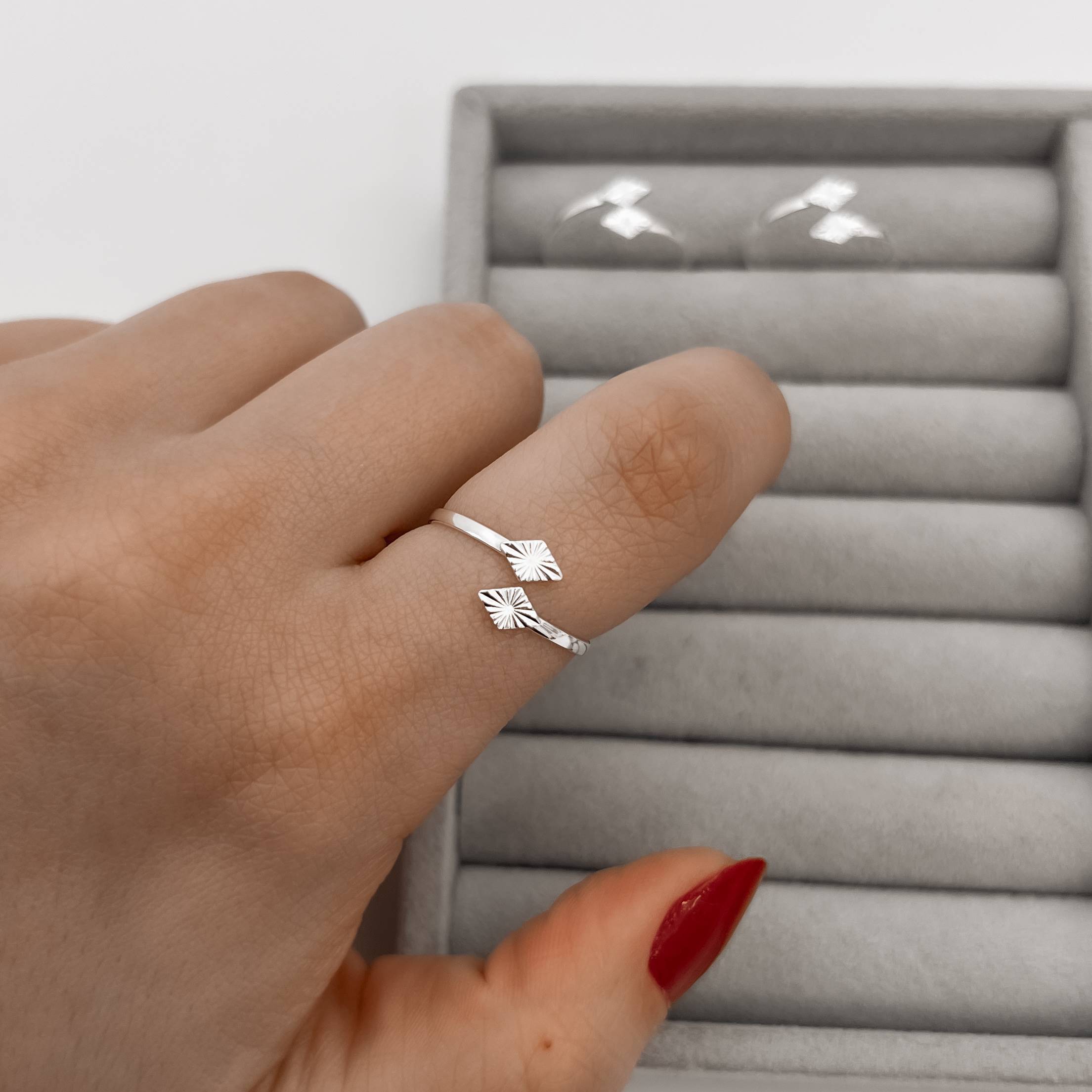 Imagem Anel losangos com vinco regulável P