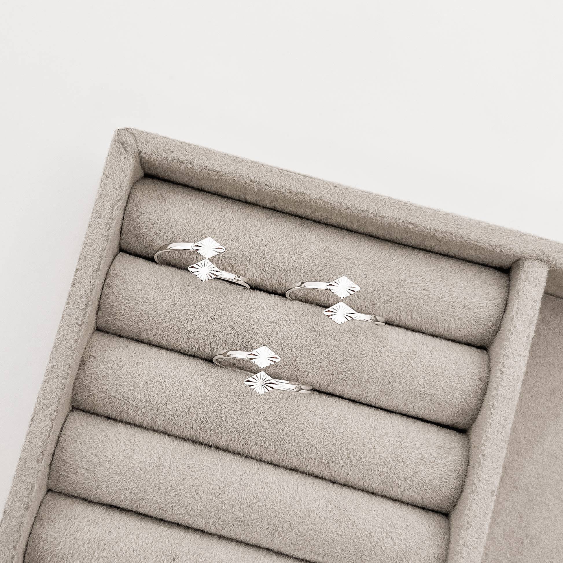 Imagem Secundária Anel losangos com vinco regulável P