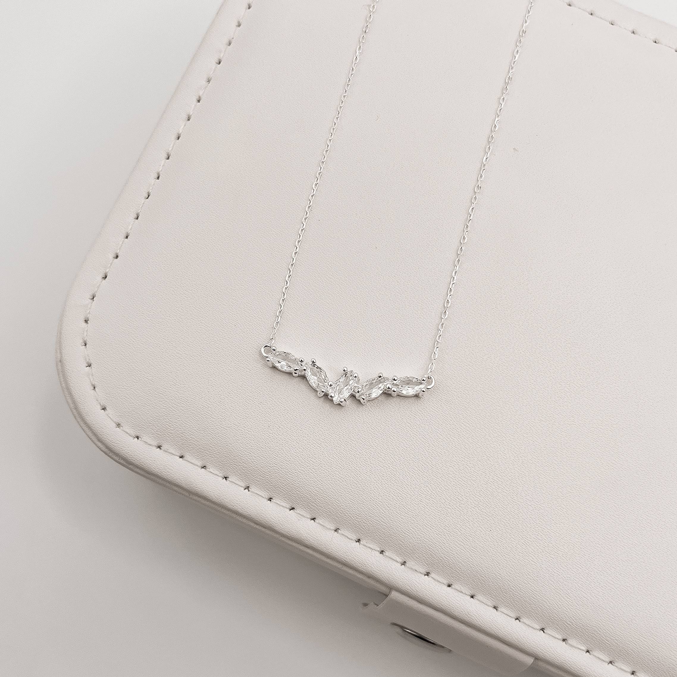 Imagem Secundária Colar entremeio zircônias navete 25mm 40+5cm