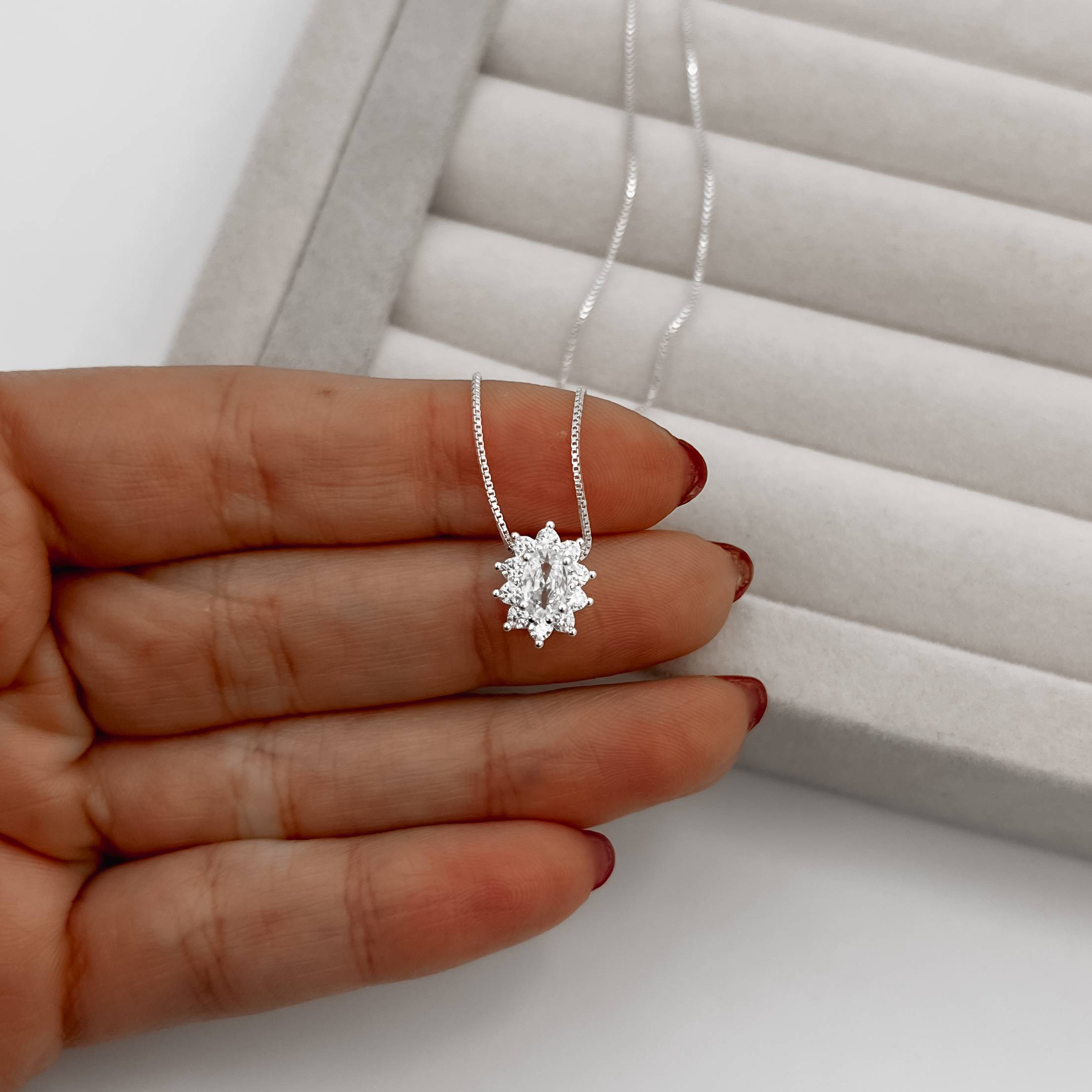 Imagem Colar zircônia oval com cravejado 11mm 45cm