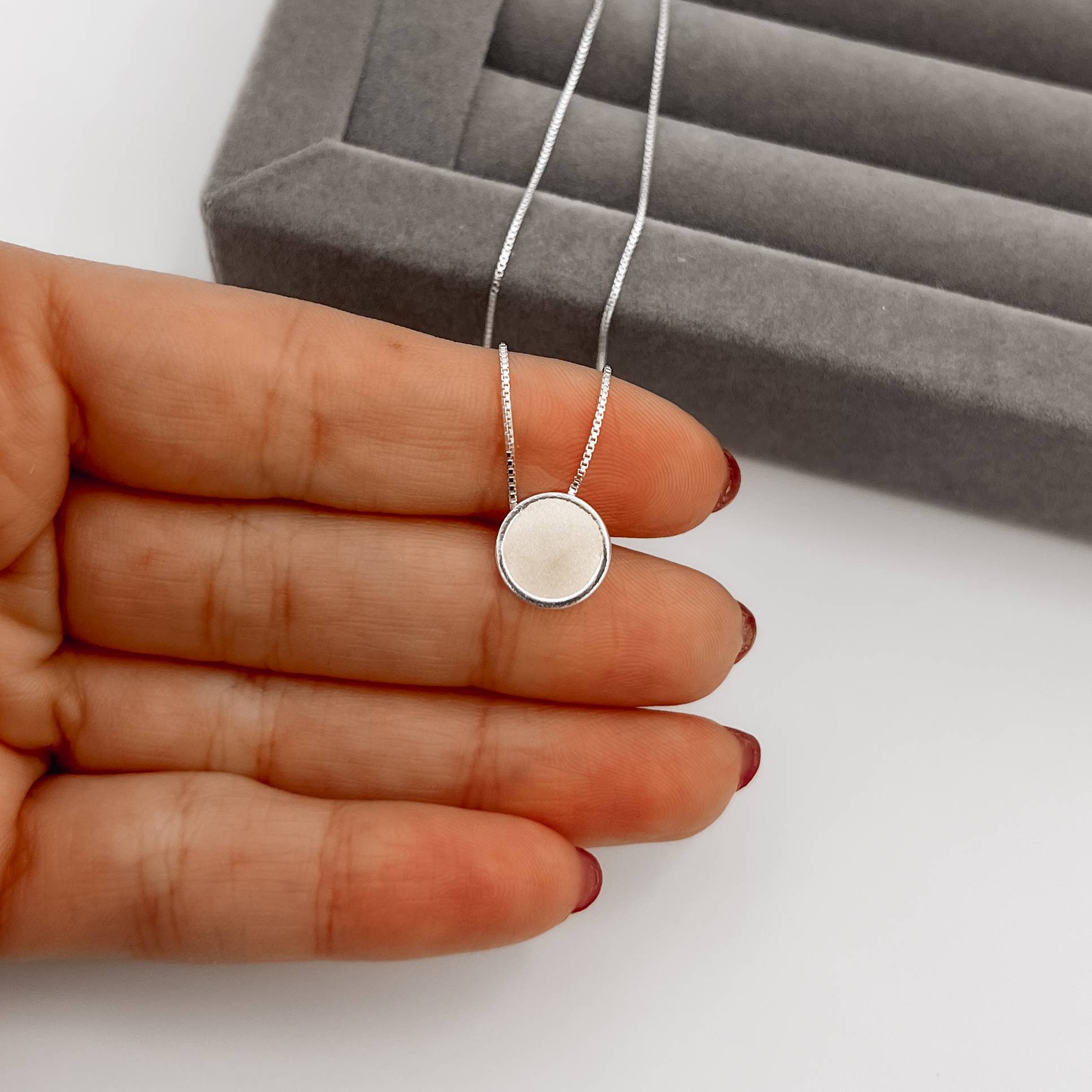 Imagem Colar pingente círculo perolado resina 10mm 45cm