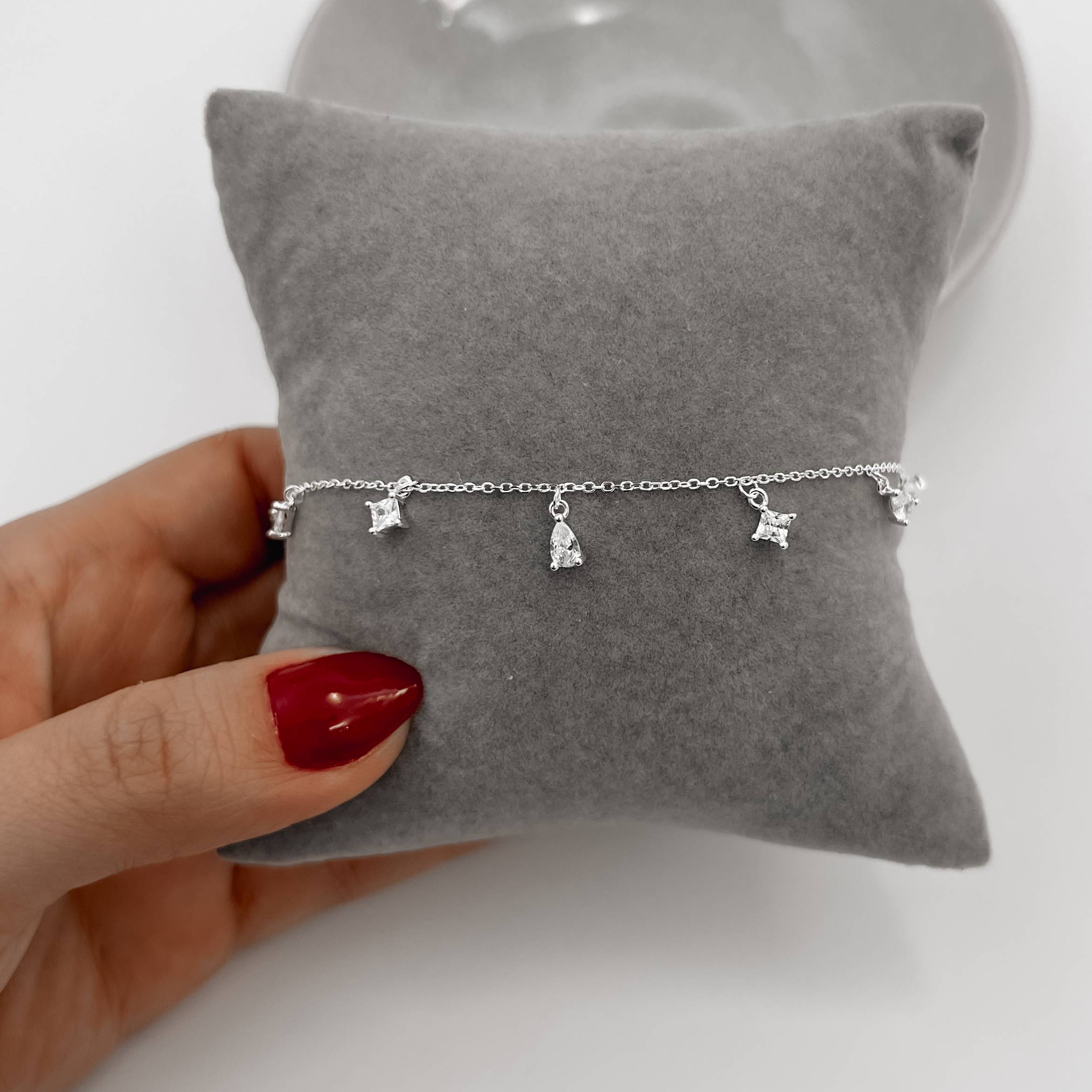 Pulseira pingentes zircônias losango e gota 5mm