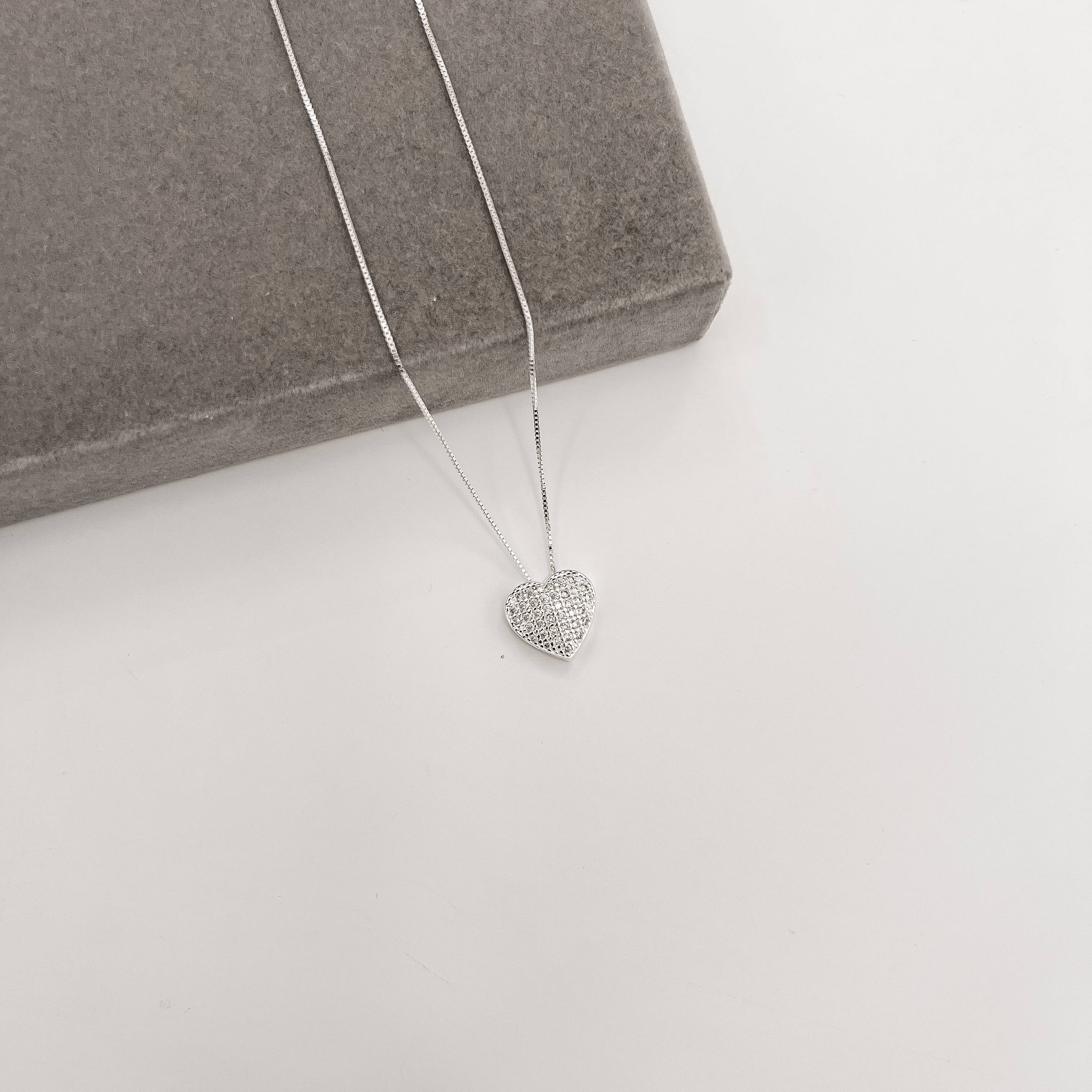 Imagem Secundária Colar coração cravejado caixa alta 13mm 45cm