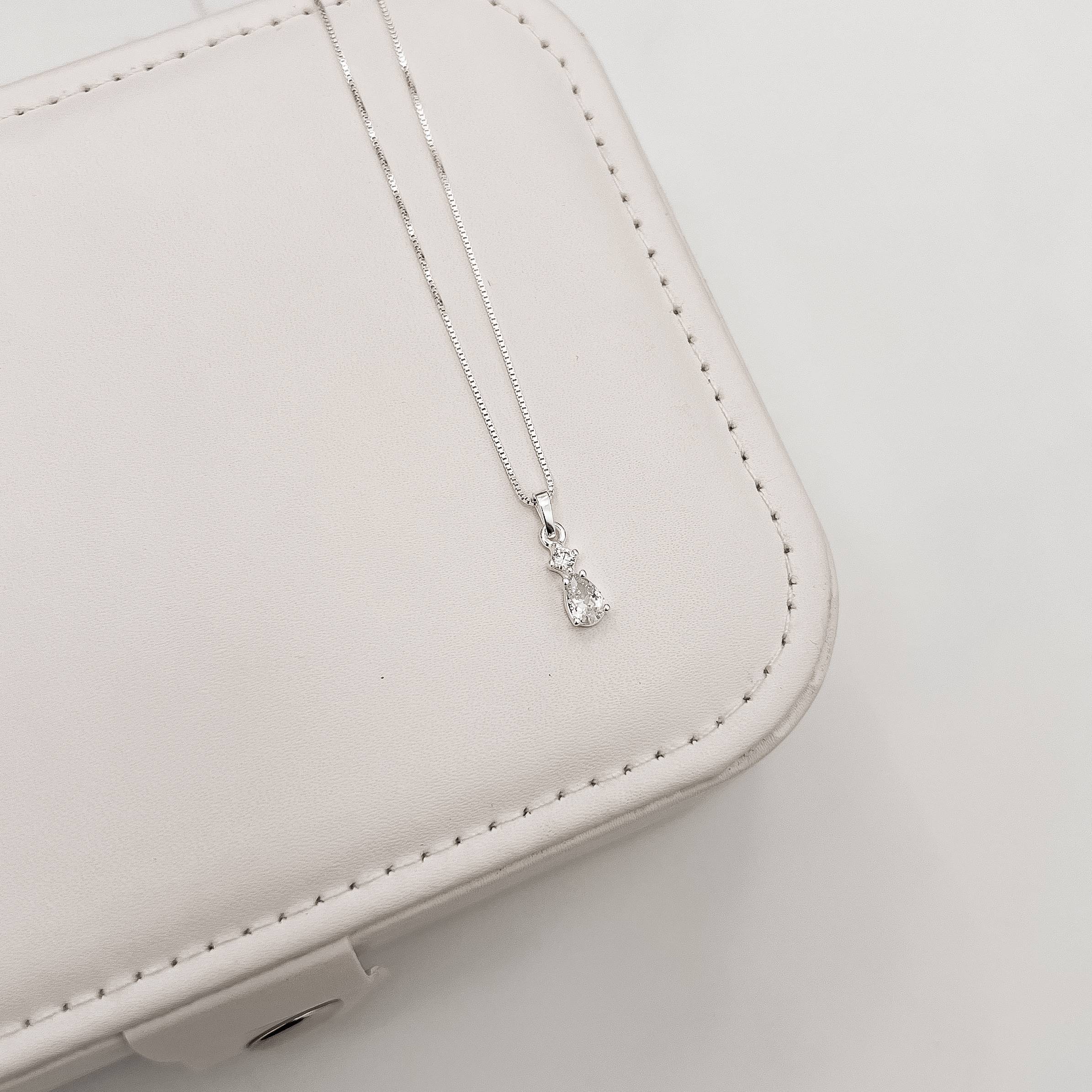 Imagem Colar pingente zircônias redonda e gota 10mm 45cm