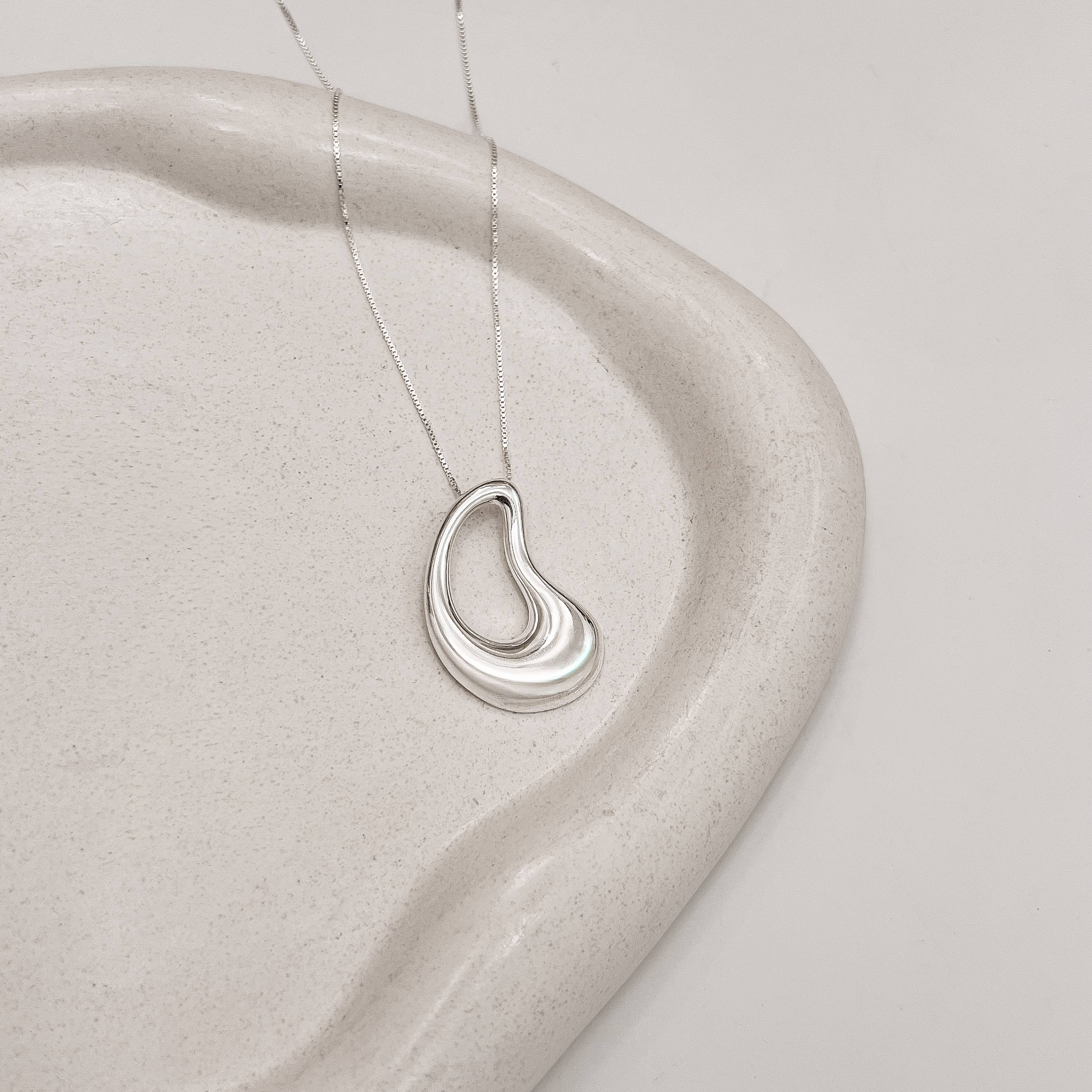 Imagem Colar oval ondulado vazado 32mm 45cm