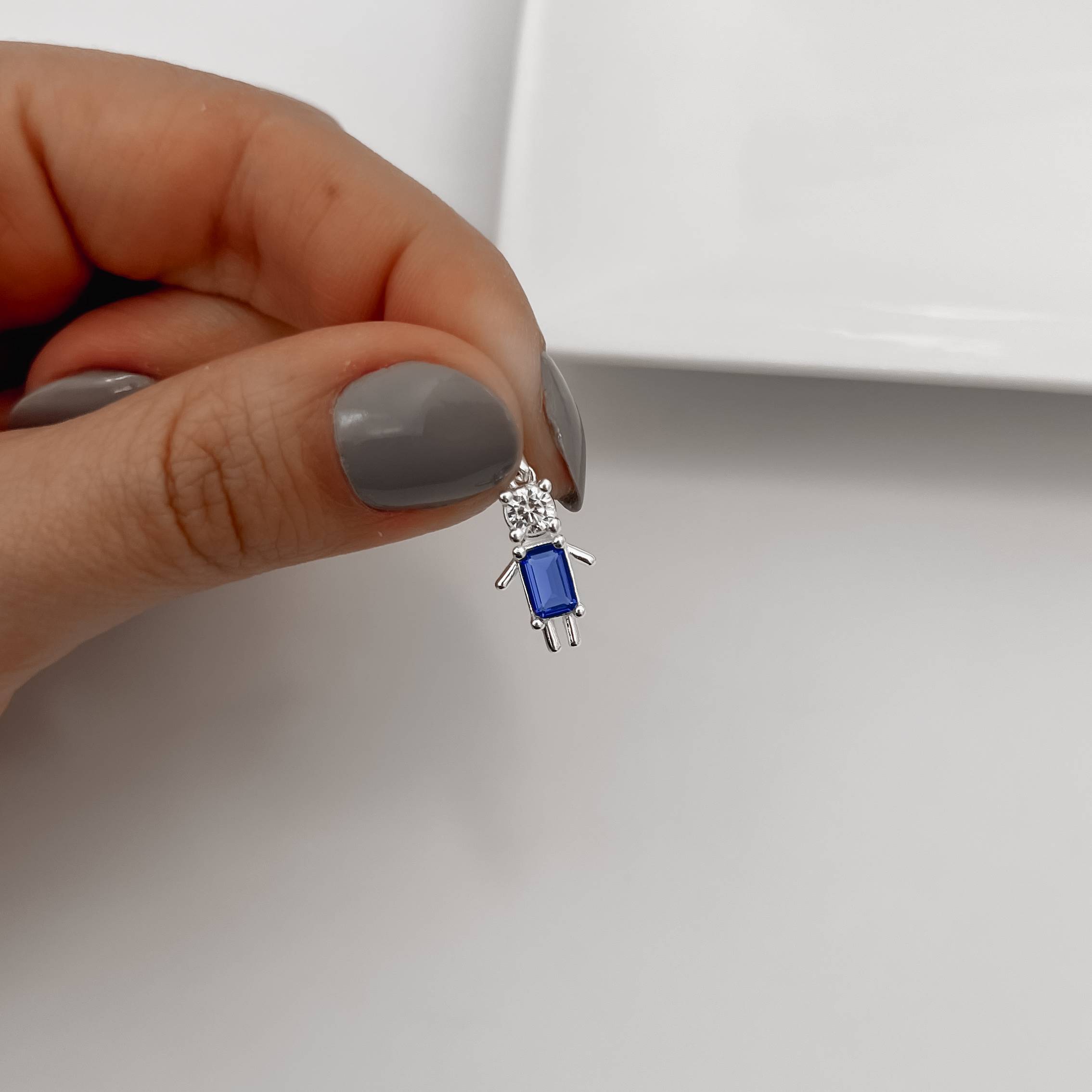 Pingente menino zircônia azul marinho 15mm