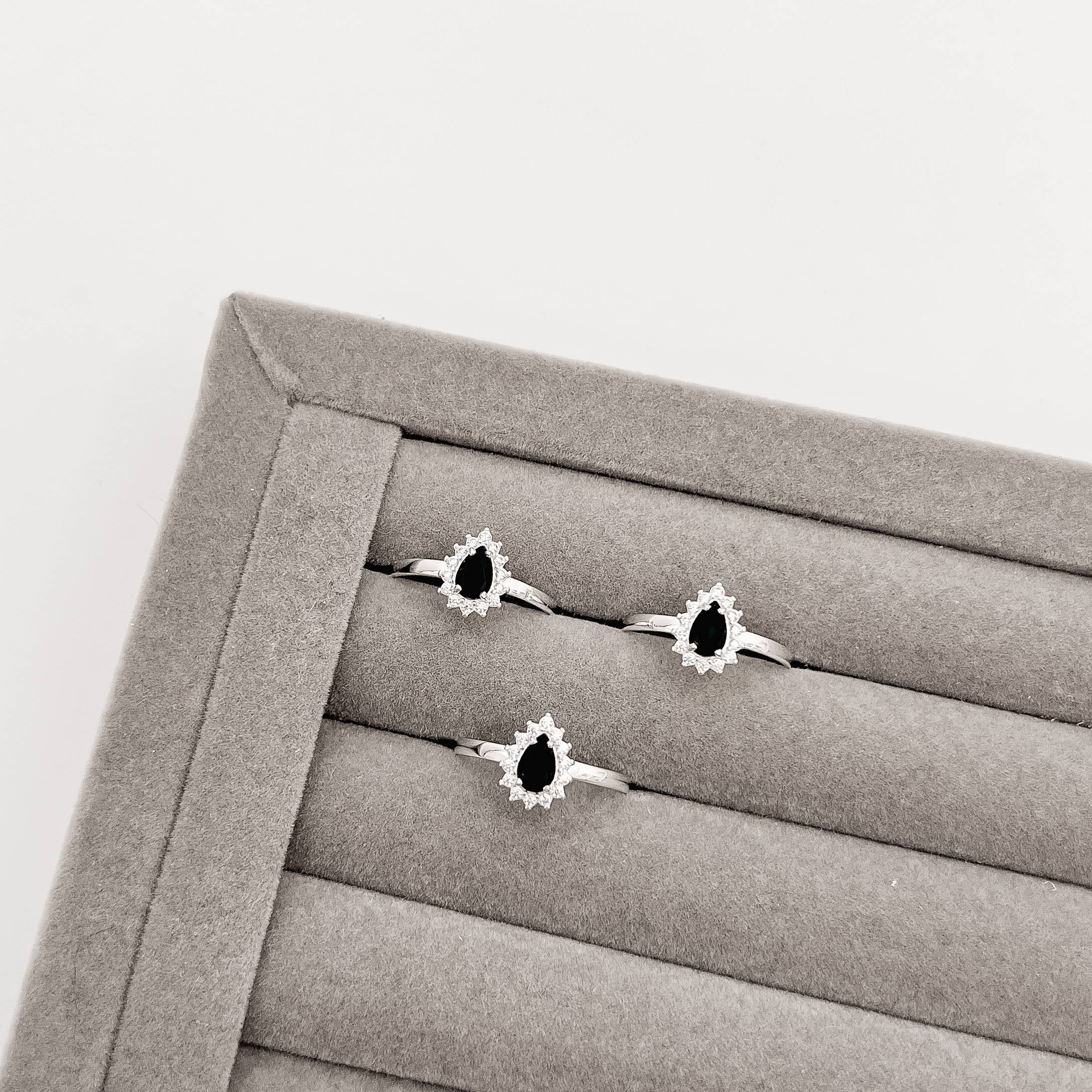 Imagem Anel zircônia gota ônix com cravejado