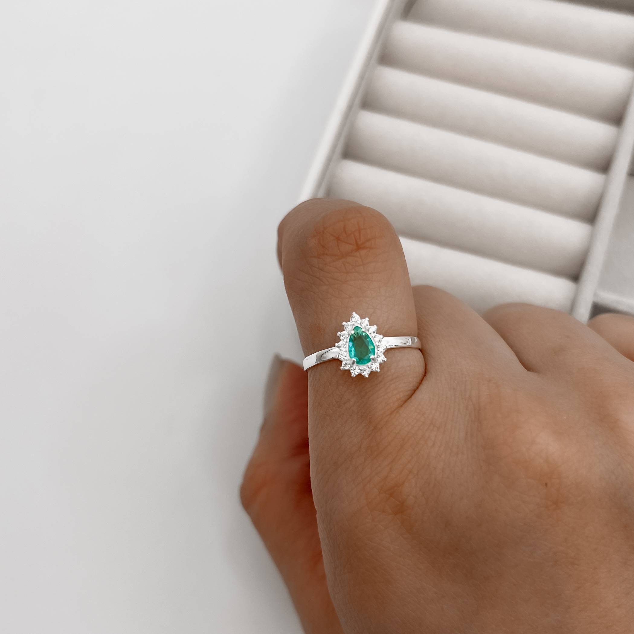 Imagem Anel zircônia gota acqua com cravejado