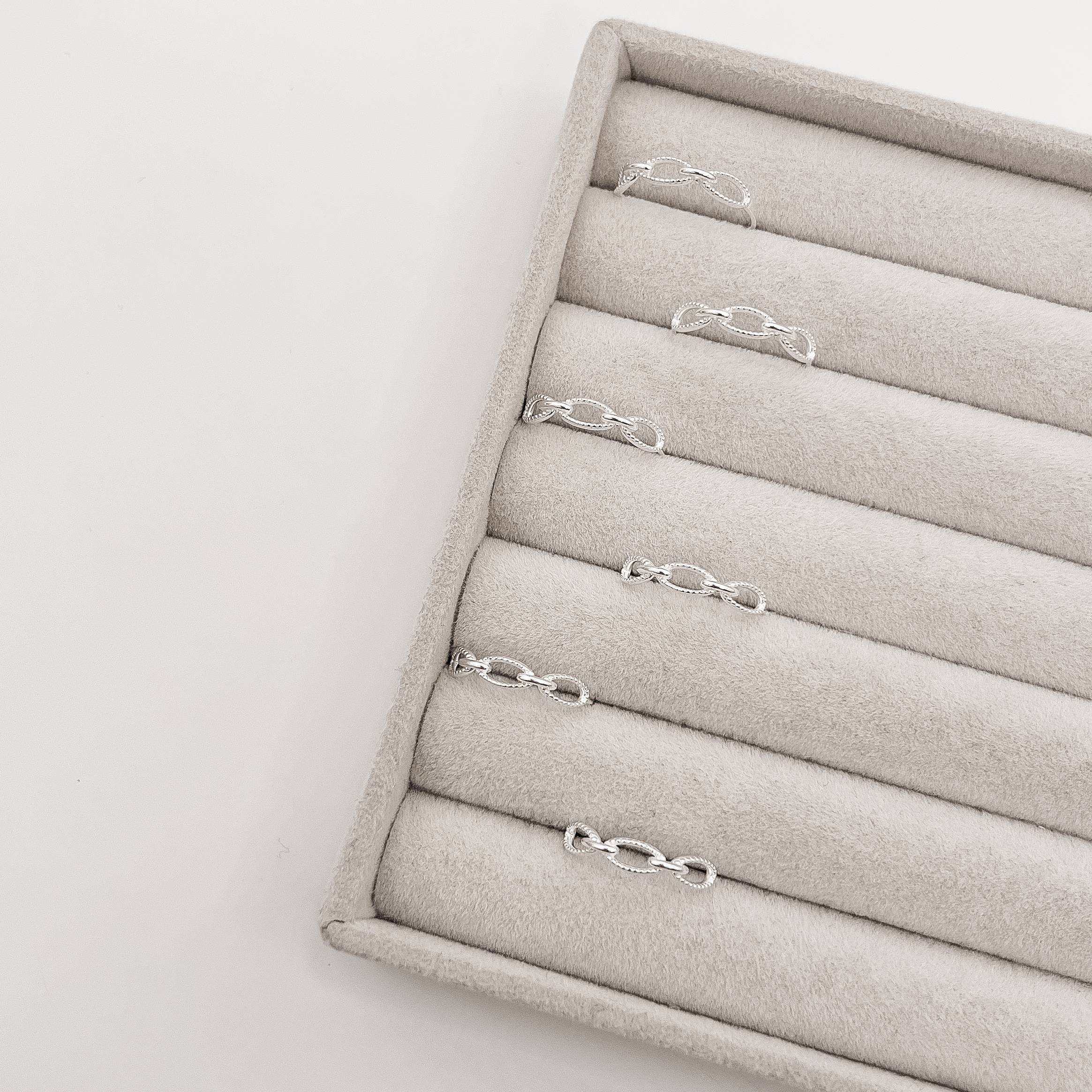 Imagem Anel corrente com bolinhas