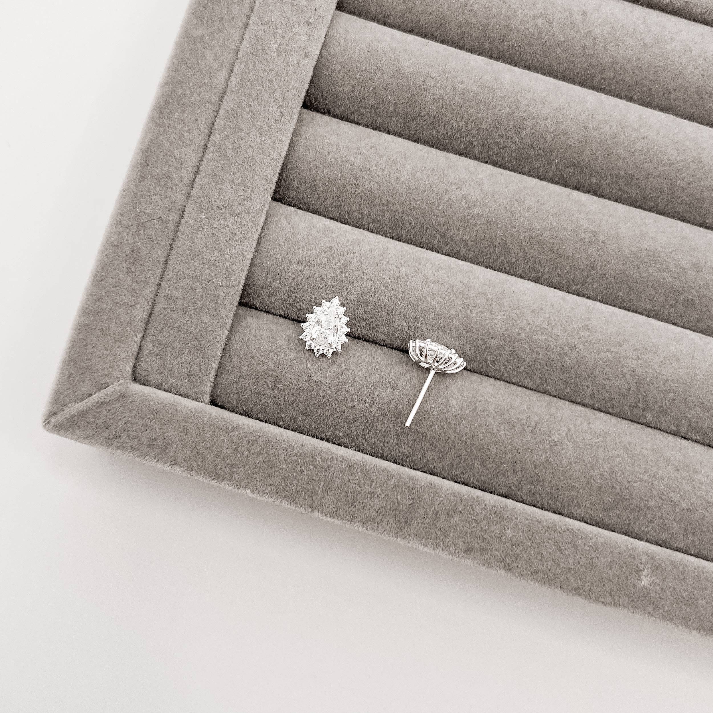 Imagem Brinco zircônia gota com cravejado 10mm