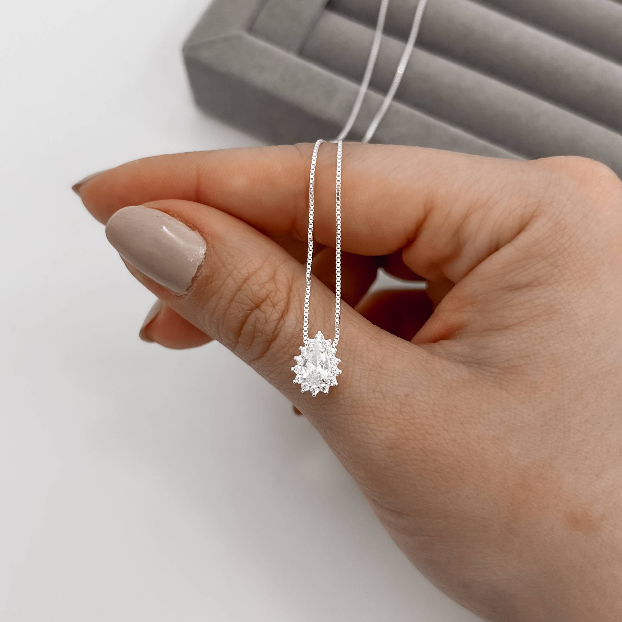 Imagem Secundária Colar zircônia gota com cravejado 10mm 45cm