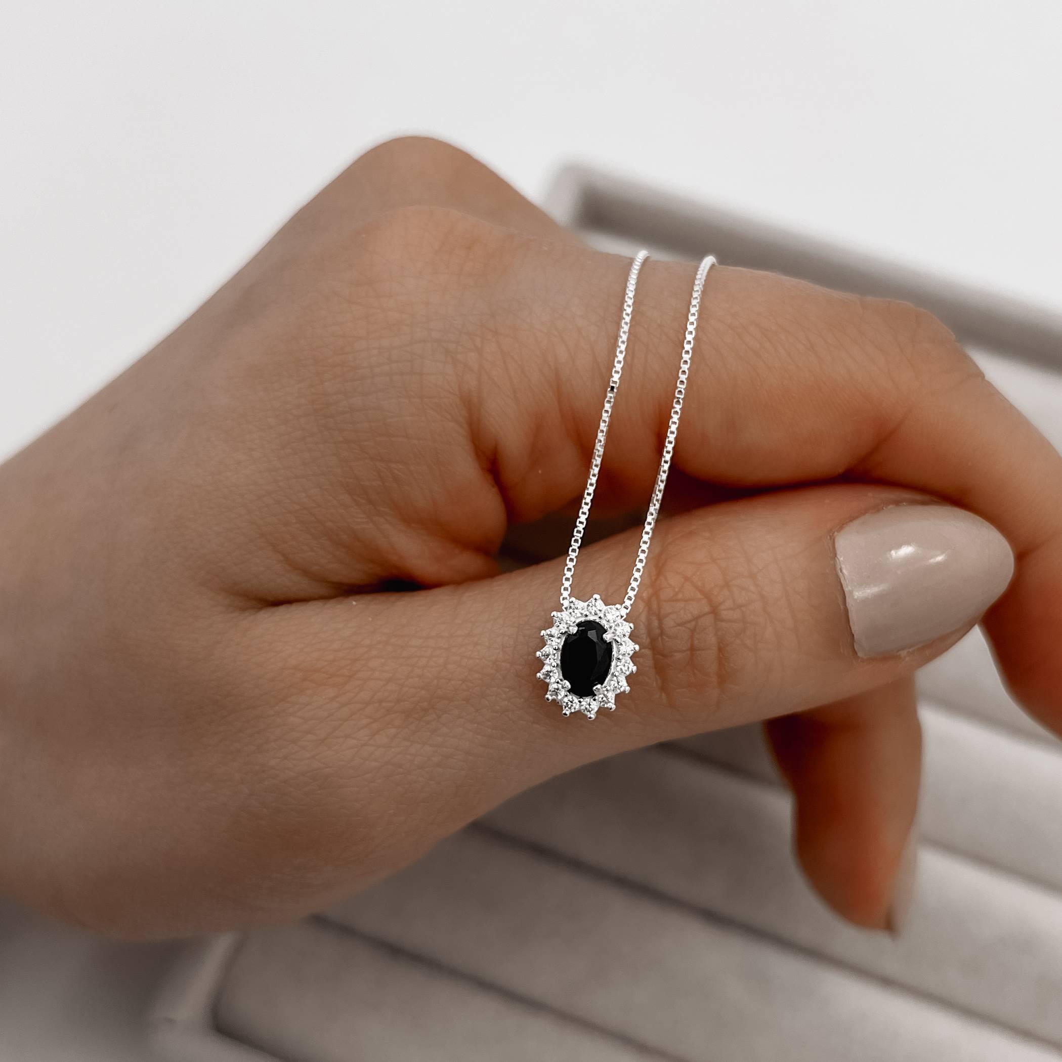 Imagem Secundária Colar zircônia oval ônix com cravejado 10mm 45cm