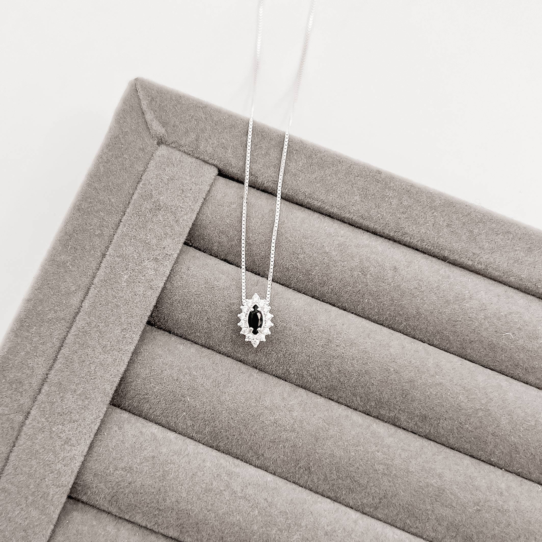 Imagem Secundária Colar zircônia navete ônix com cravejado 10mm 45cm