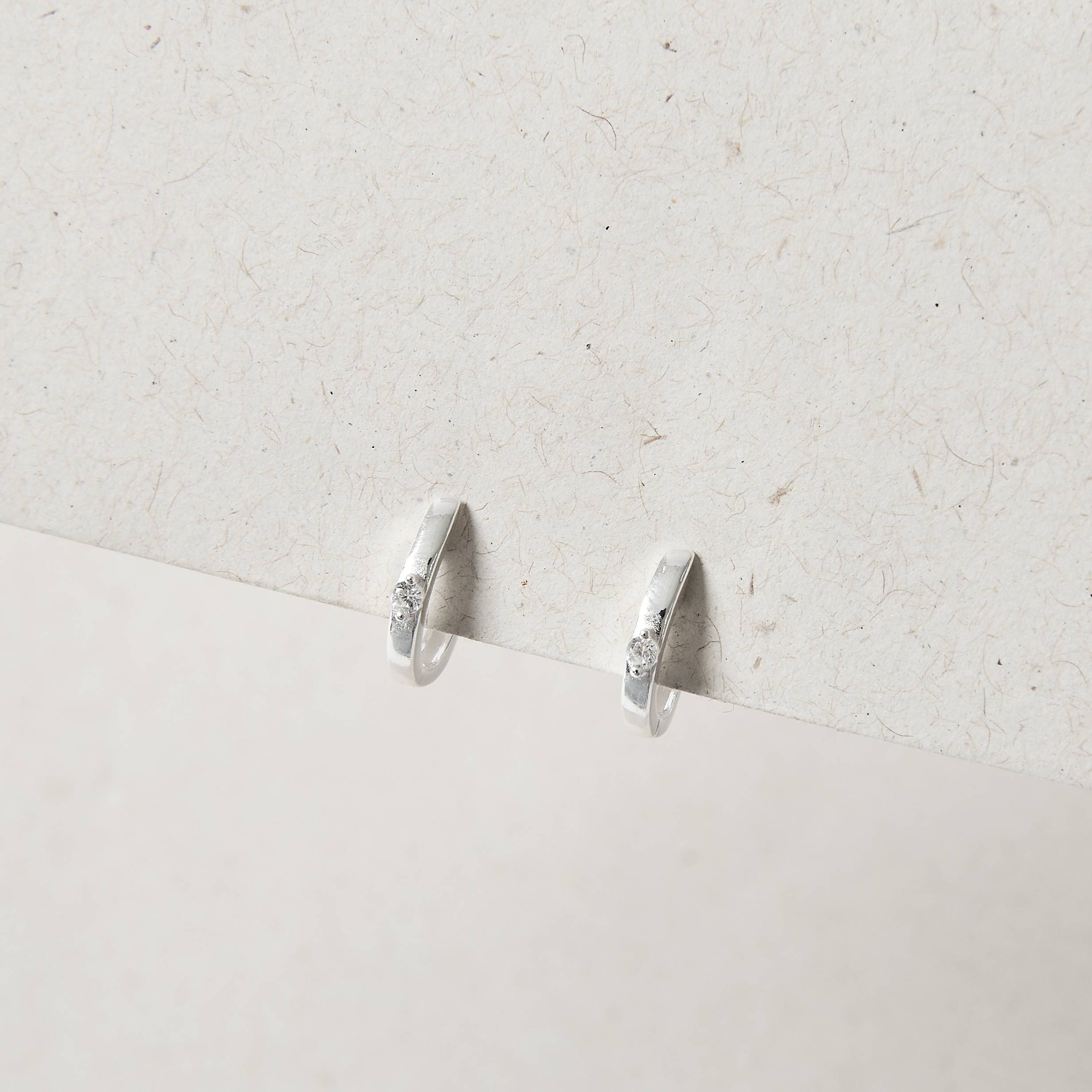 Imagem Argola click detalhe zircônia 10mm 