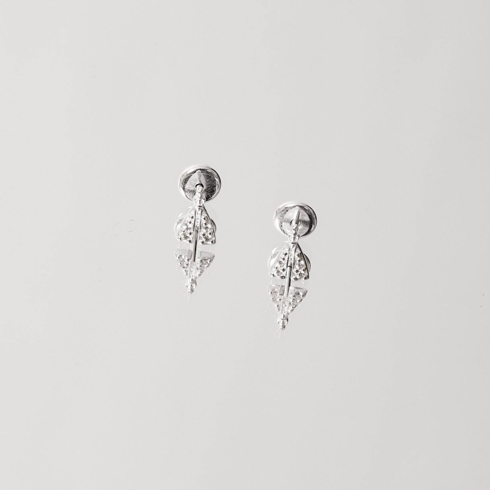 Imagem Secundária Brinco infantil Nsa. Sra. Aparecida cravejada 7mm tarraxa baby