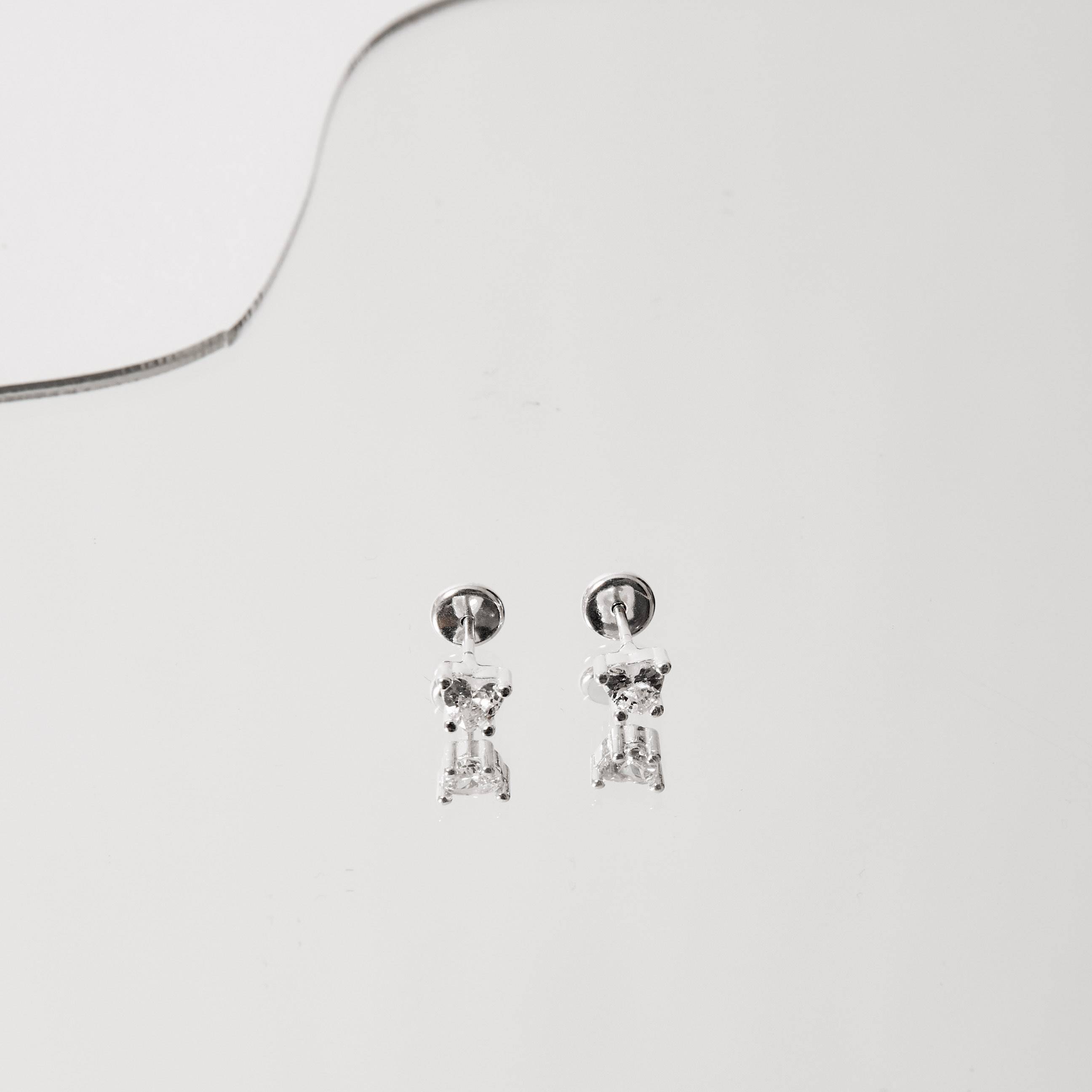 Imagem Secundária Brinco infantil zircônia coração 4mm tarraxa baby