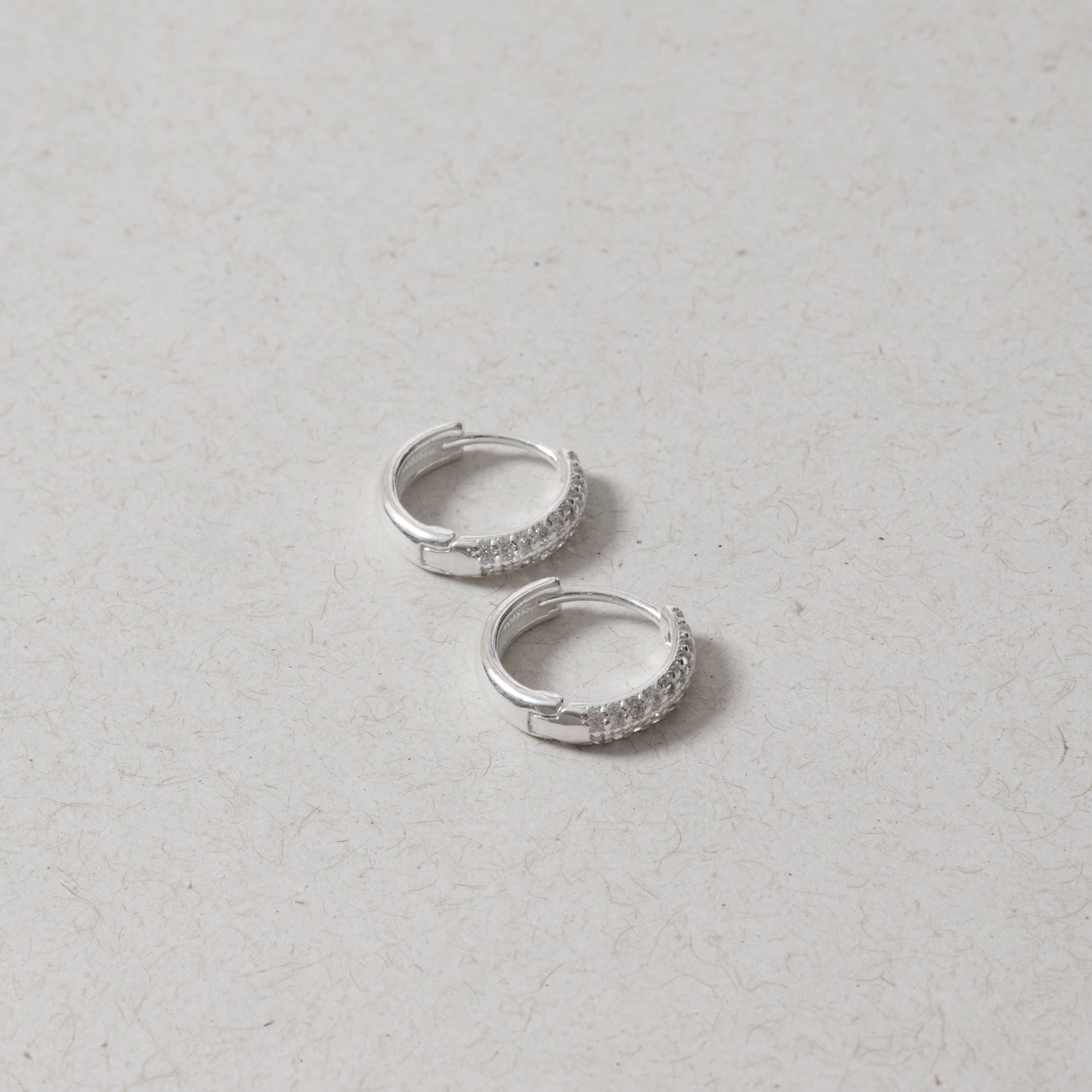 Argola click cravejado duplo 13mm