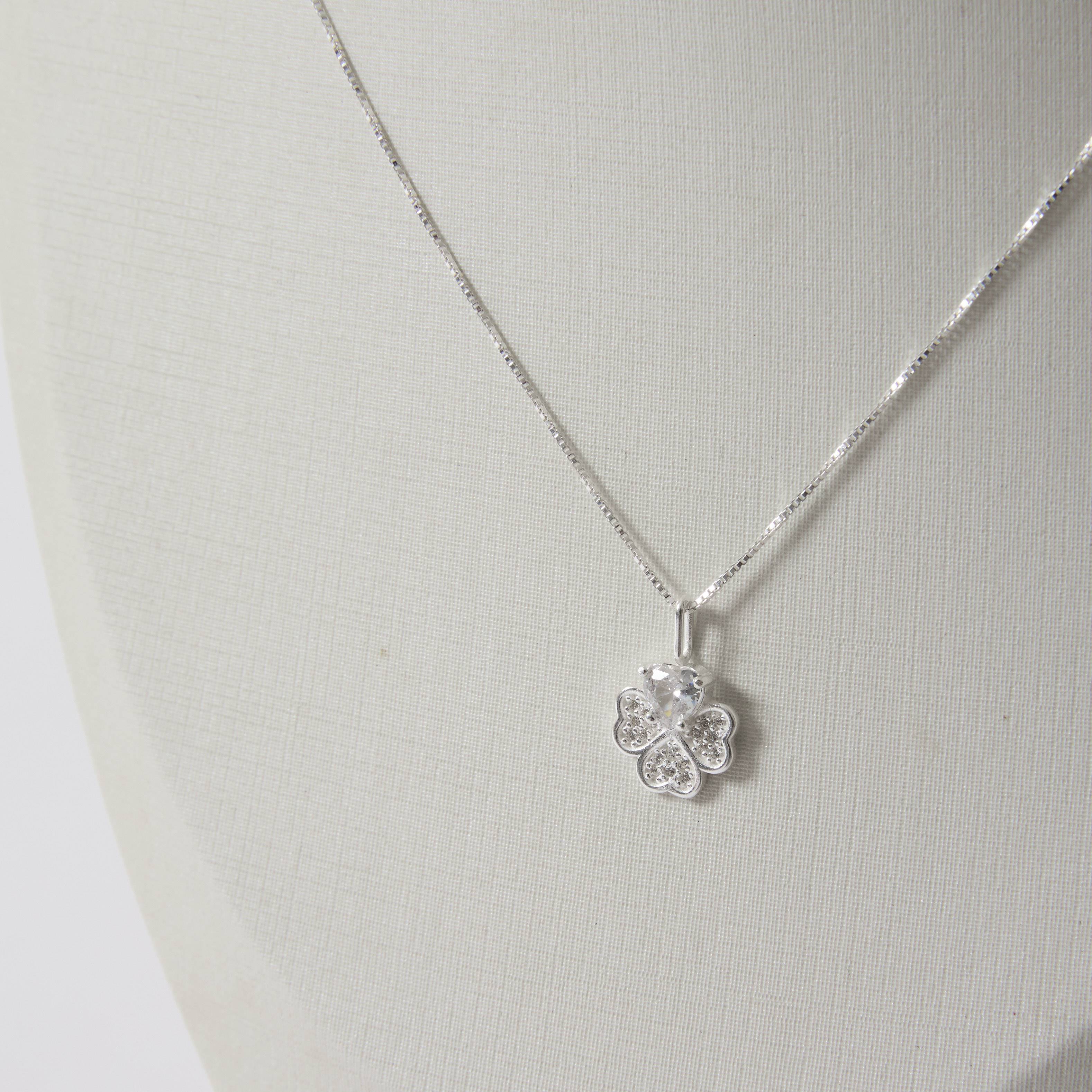 Imagem Secundária Colar pingente trevo com zircônia coração e cravejado 11mm 45cm