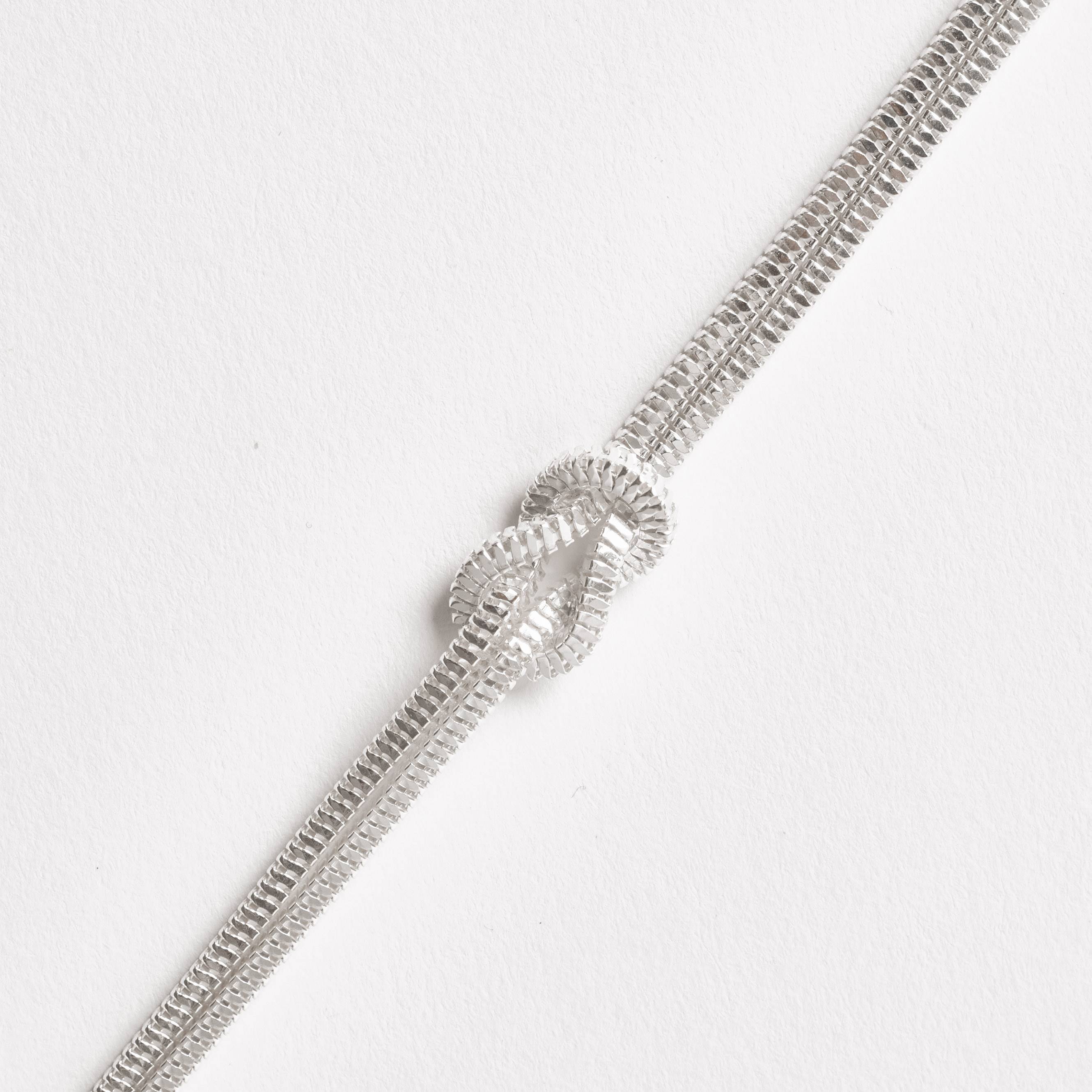 Pulseira corrente dupla com nó 19cm