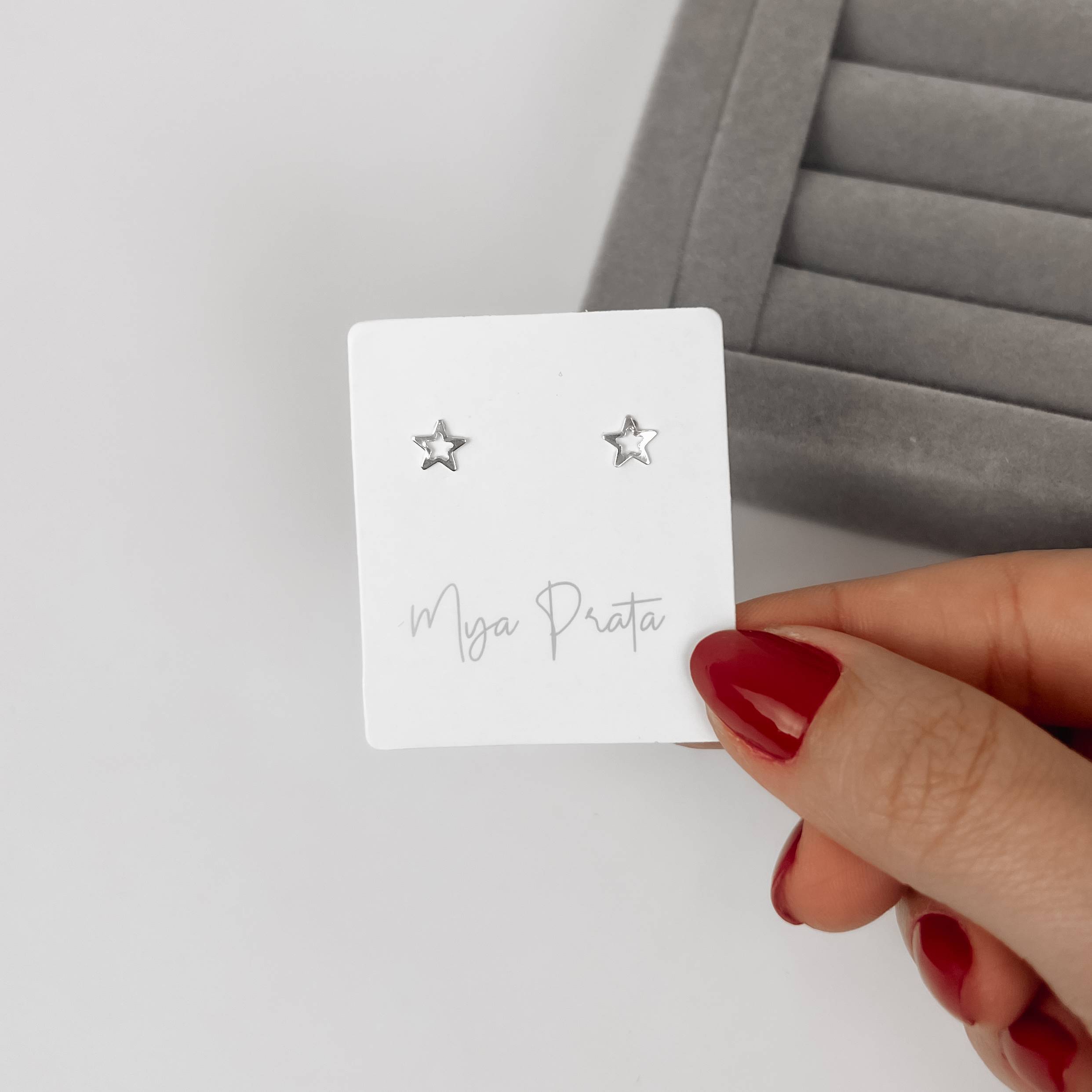 Imagem Secundária Brinco estrela vazada 6mm