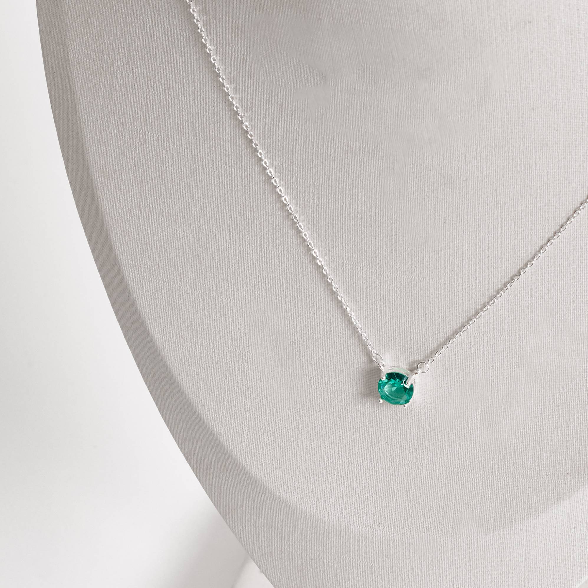 Imagem Colar entremeio zircônia redonda acqua 7mm corrente cadeado 40+5cm