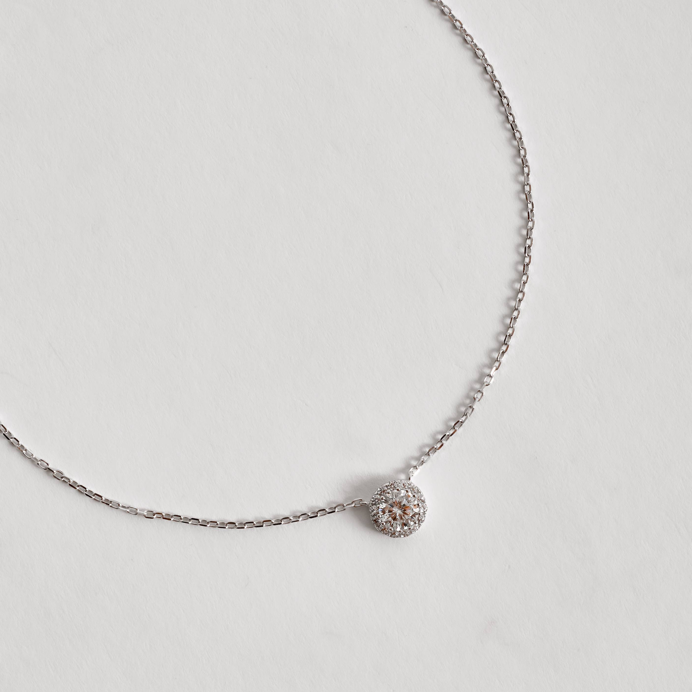 Imagem Colar entremeio moissanite cristal 5mm com cravejado corrente cadeadinho 45cm ródio