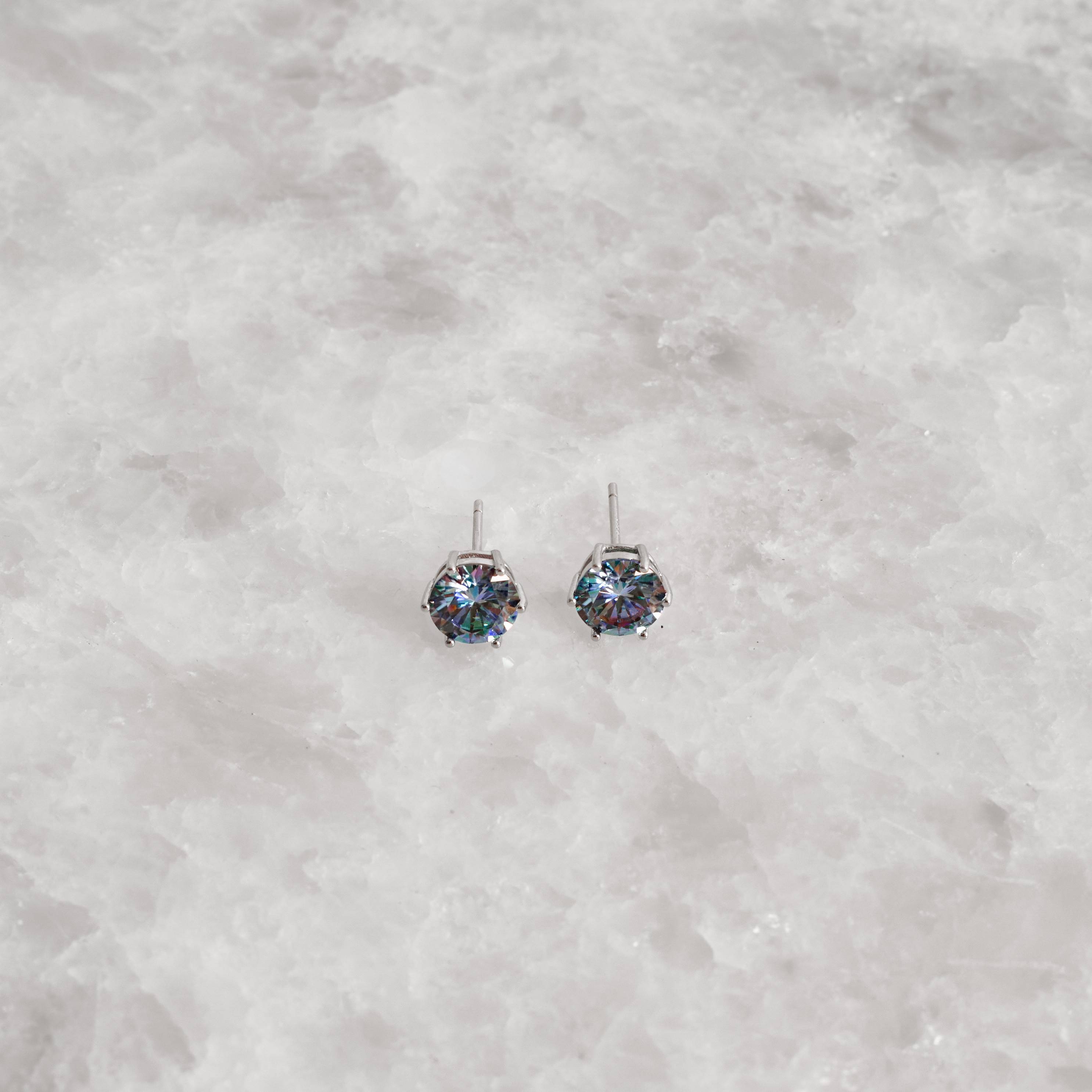 Imagem Secundária Brinco moissanite rainbow green 6.5mm ródio