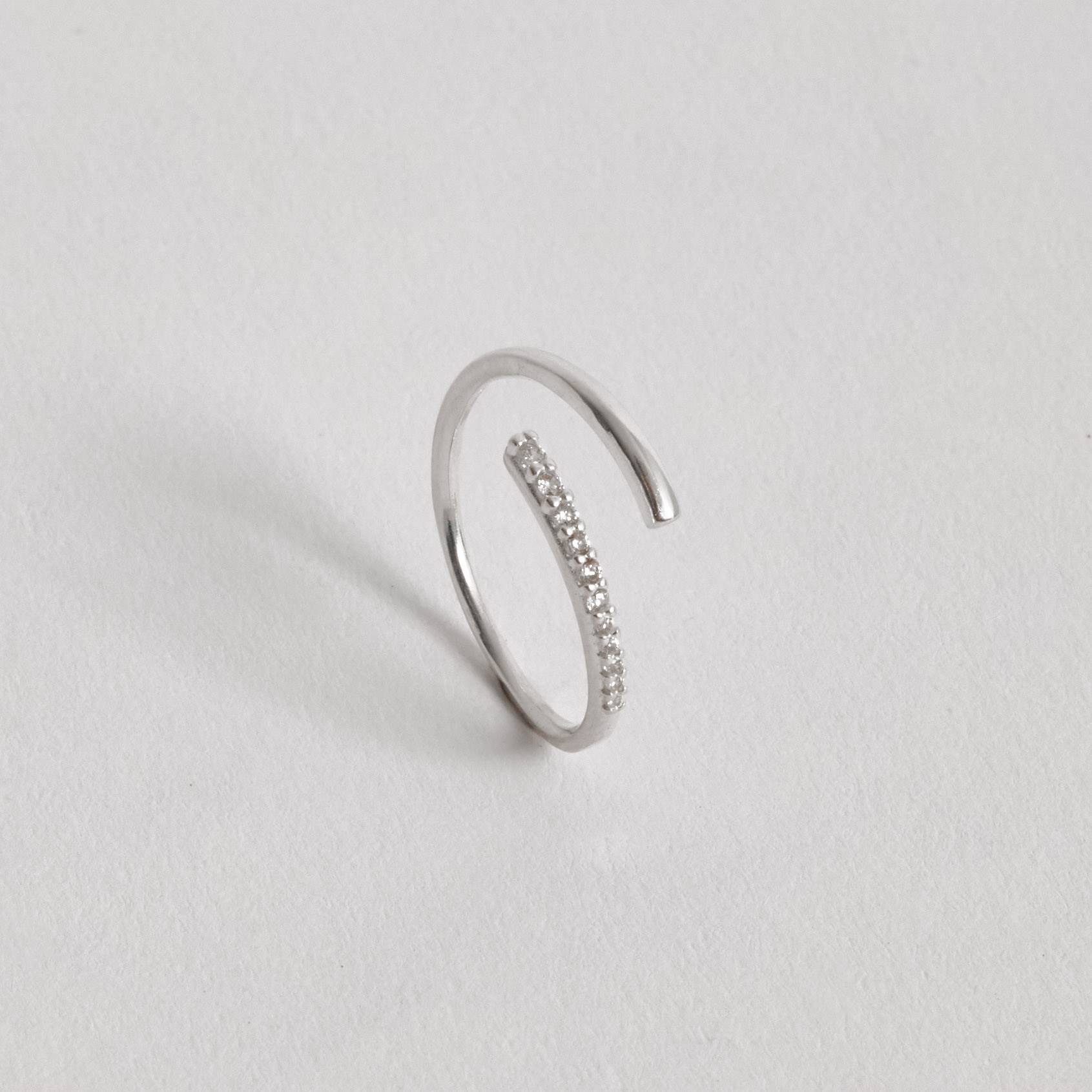 Imagem Secundária Anel fio liso e cravejado regulável P