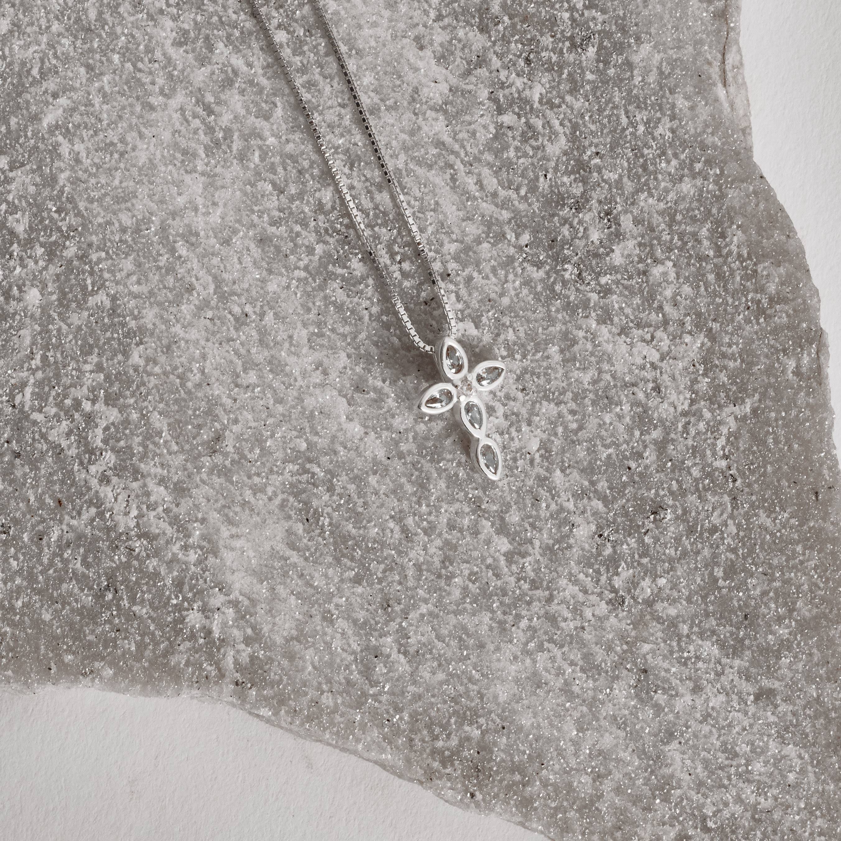 Colar pingente cruz com zircônias 14mm 45cm