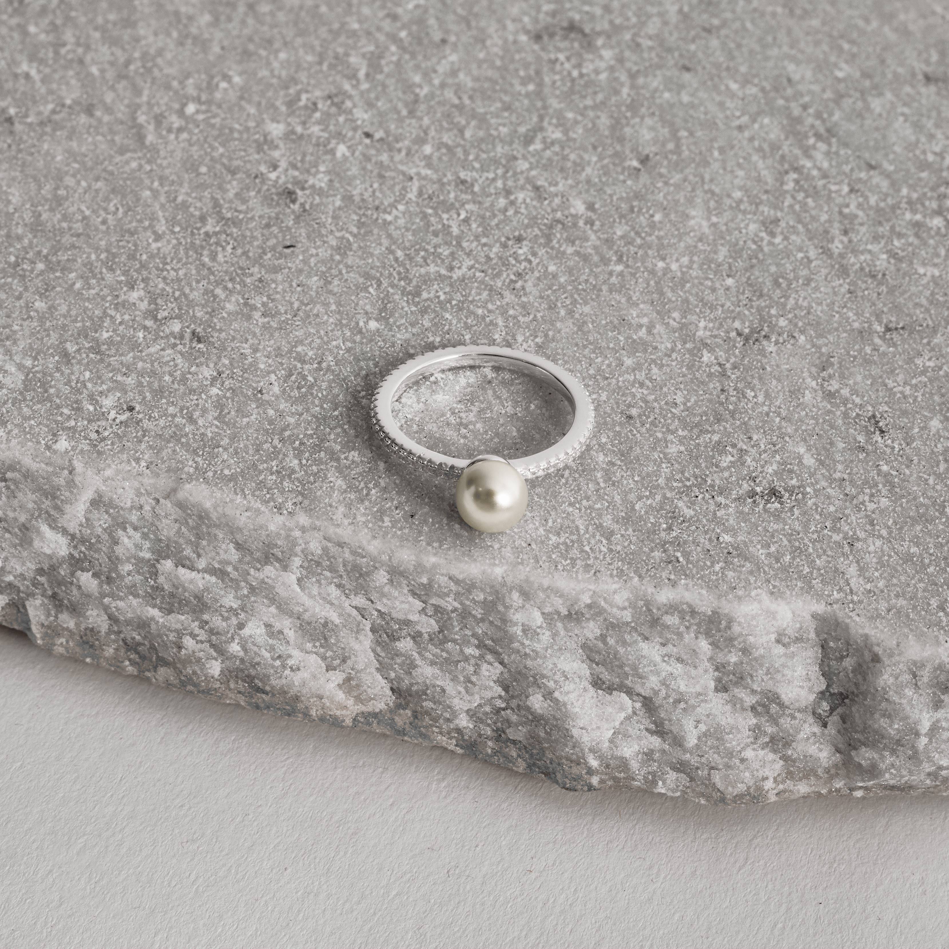 Imagem Anel todo cravejado com pérola