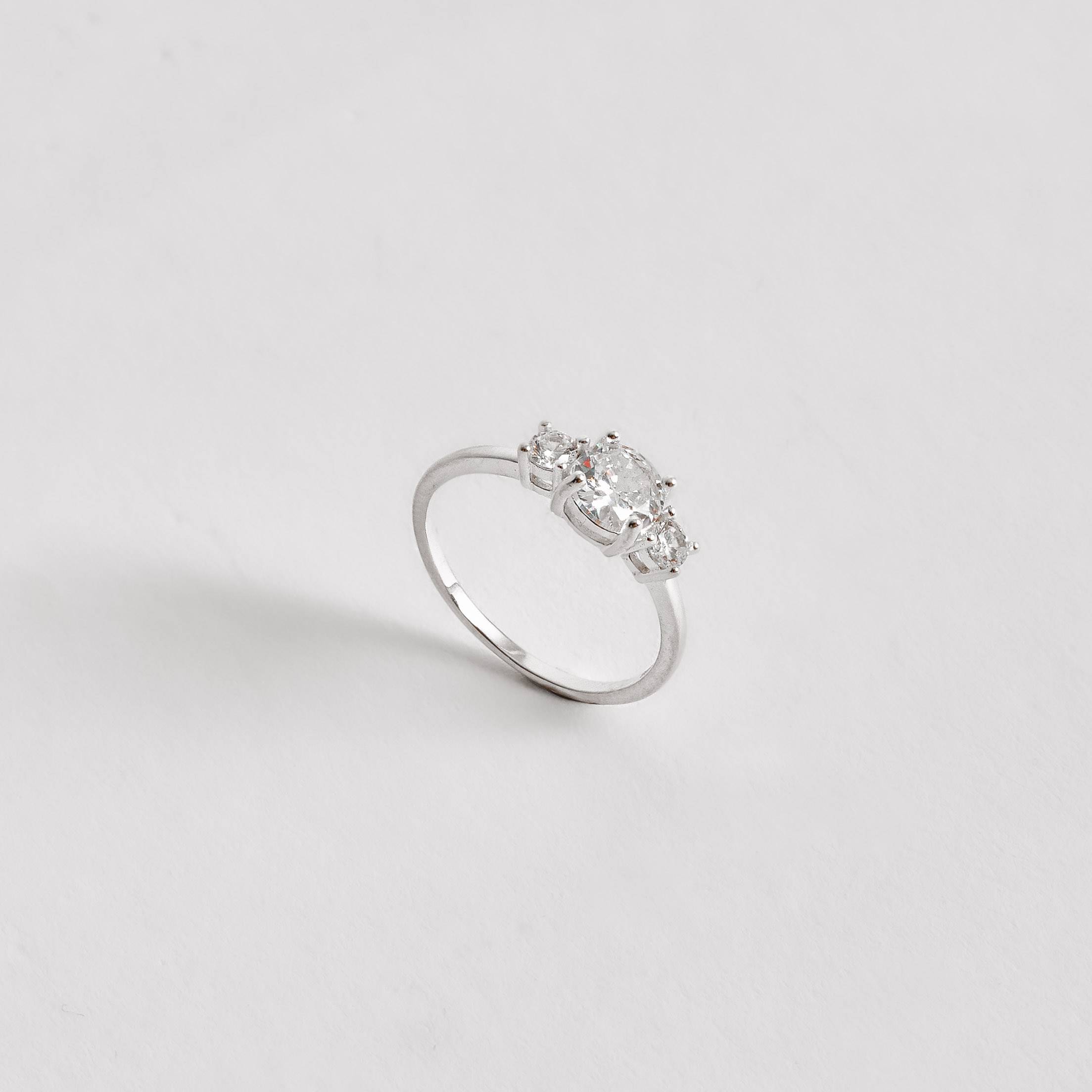 Imagem Anel entremeio 3 zircônias