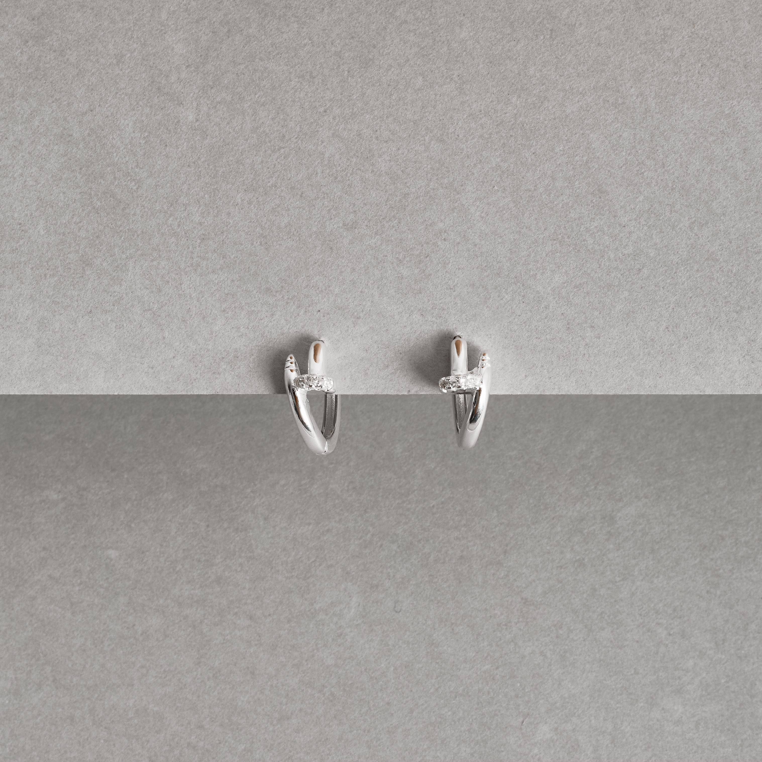 Argola click prego com zircônias 13mm