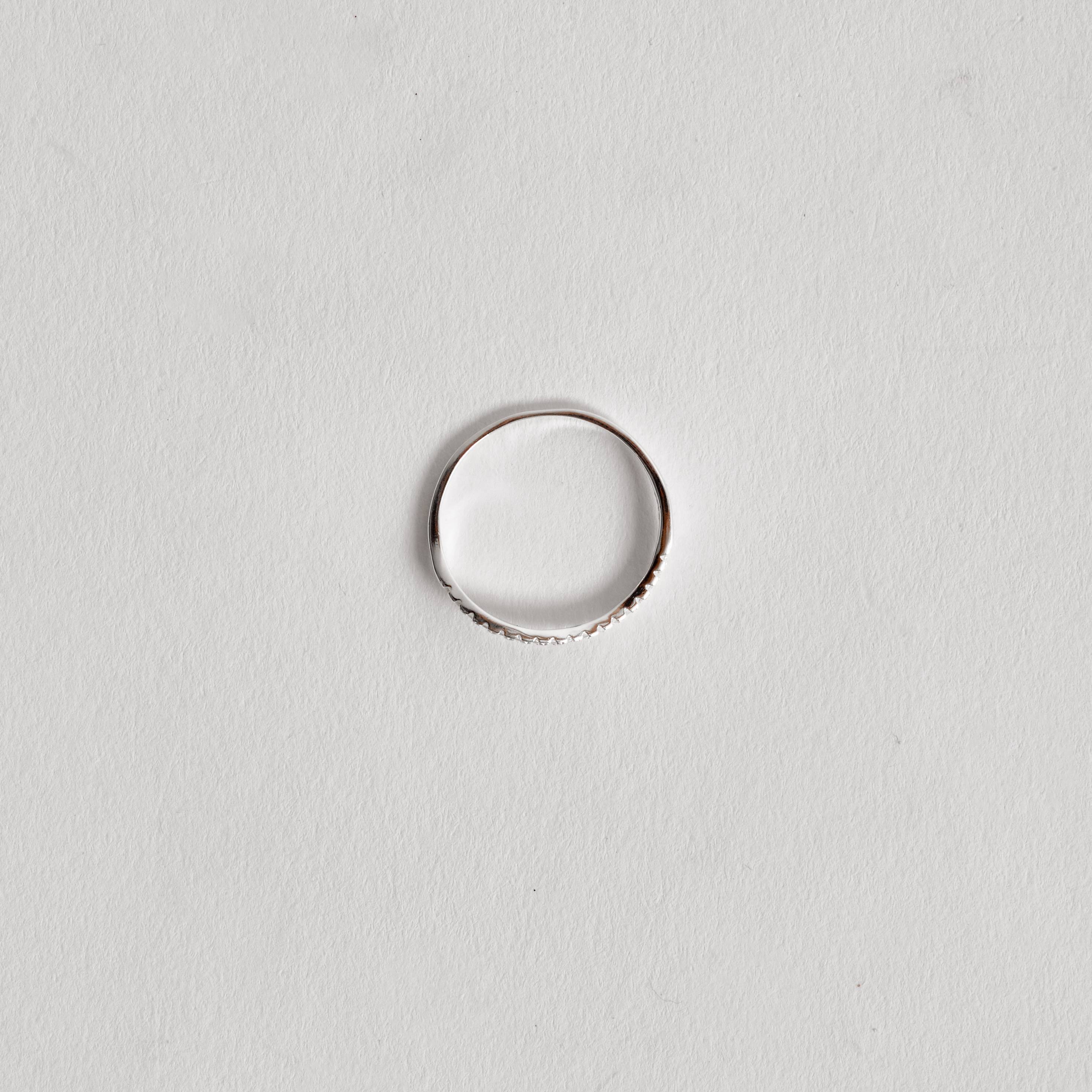 Imagem Secundária Anel fio curvado cravejado