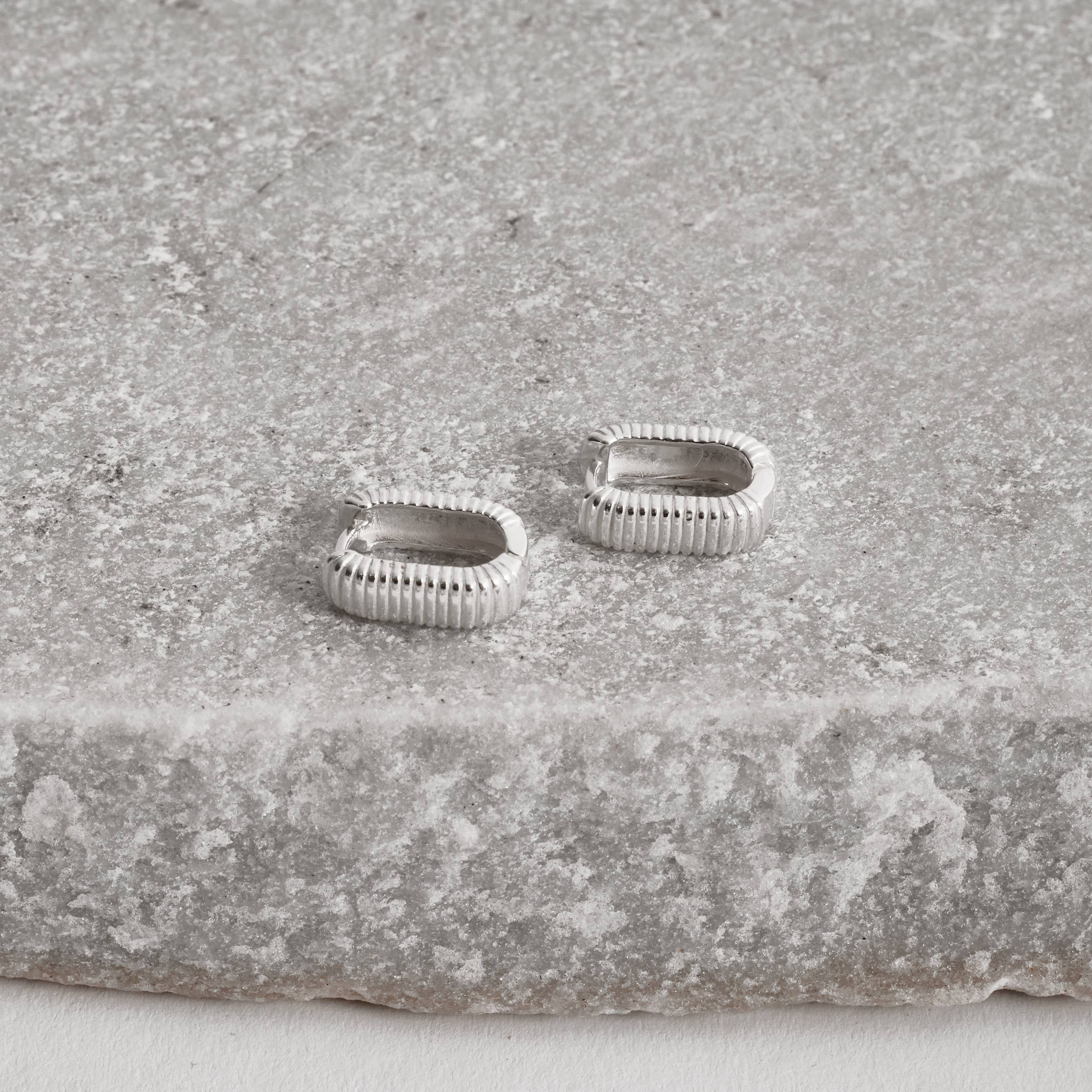 Argola click oval riscada 13mm