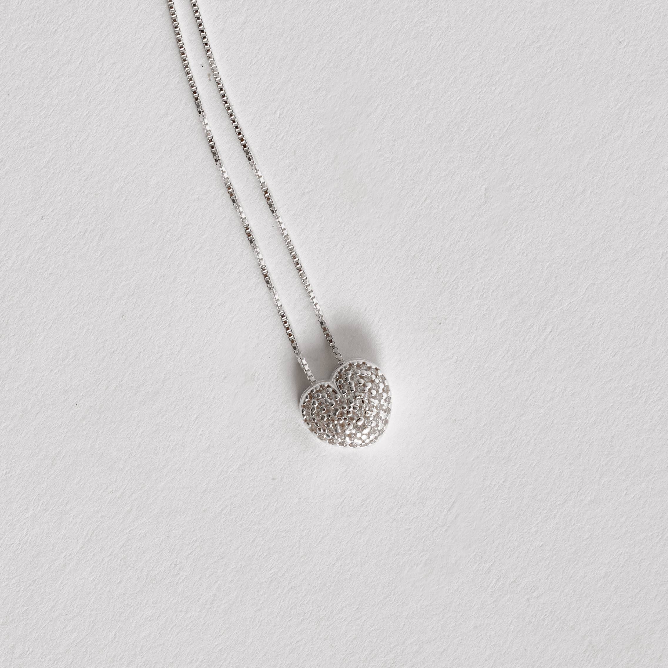 Imagem Secundária Colar coração cravejado cristal passante 10mm 45cm