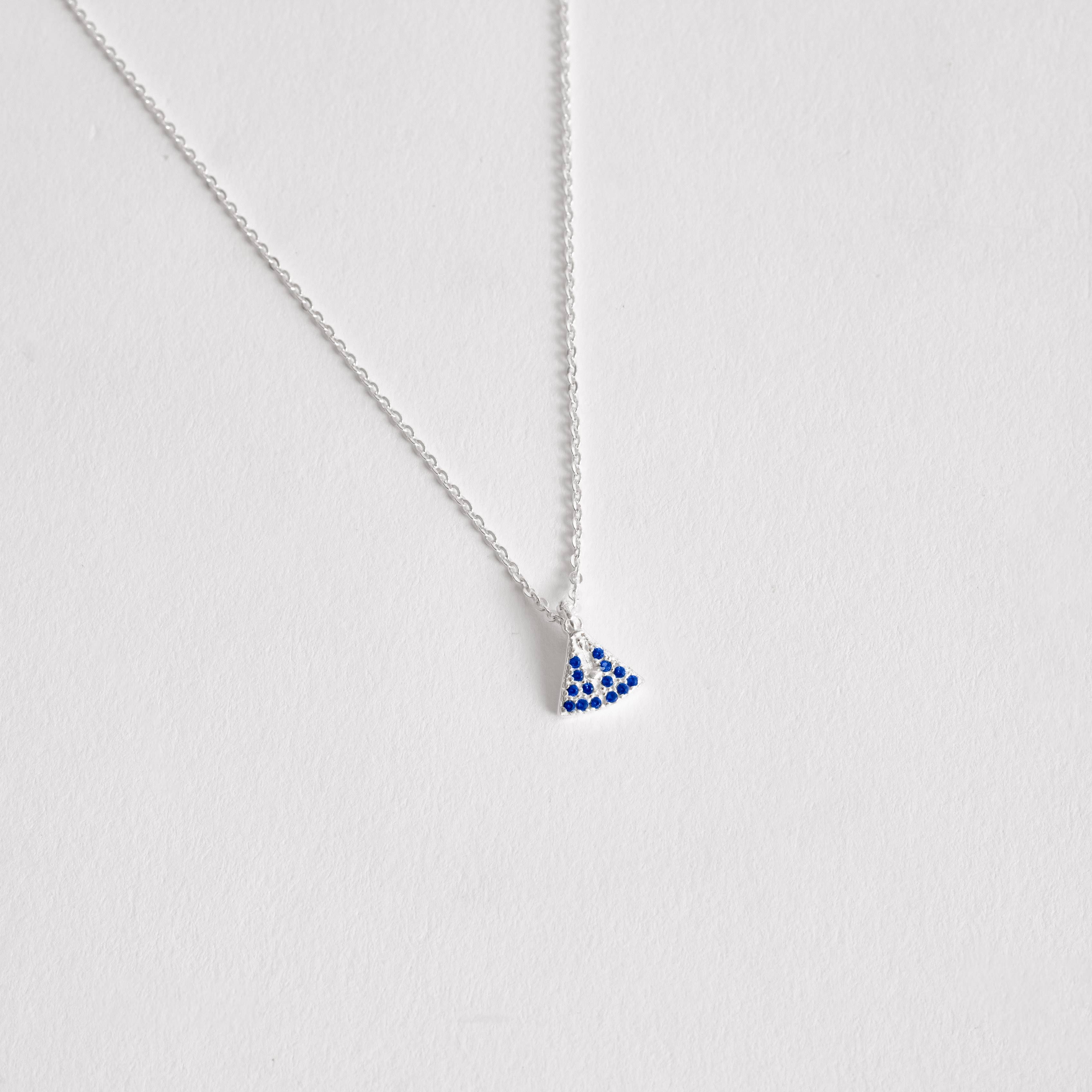 Imagem Secundária Colar Nsa. Sra. Aparecida cravejada azul 10mm corrente cadeadinho 40cm