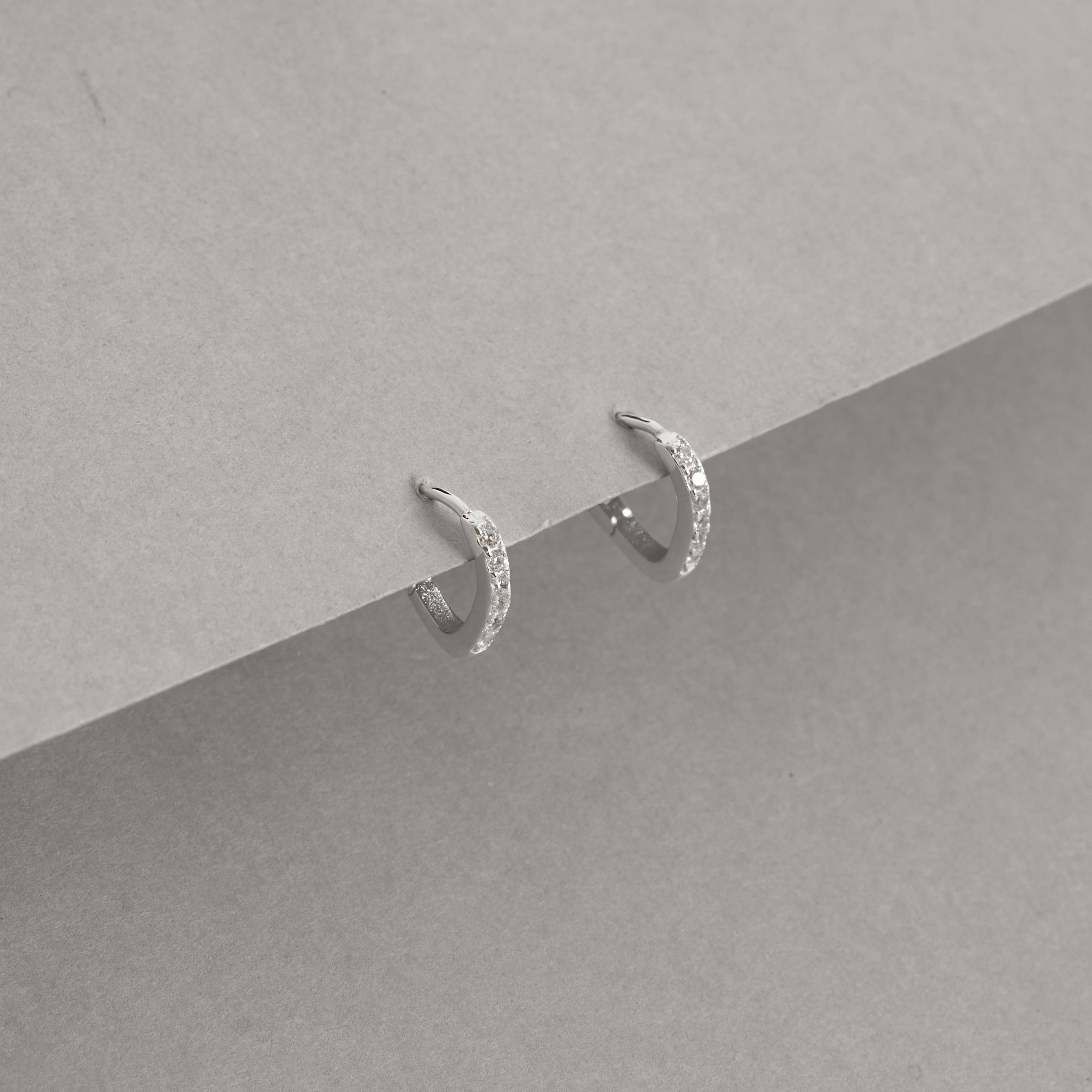 Imagem Argola click gota 12mm cravejada