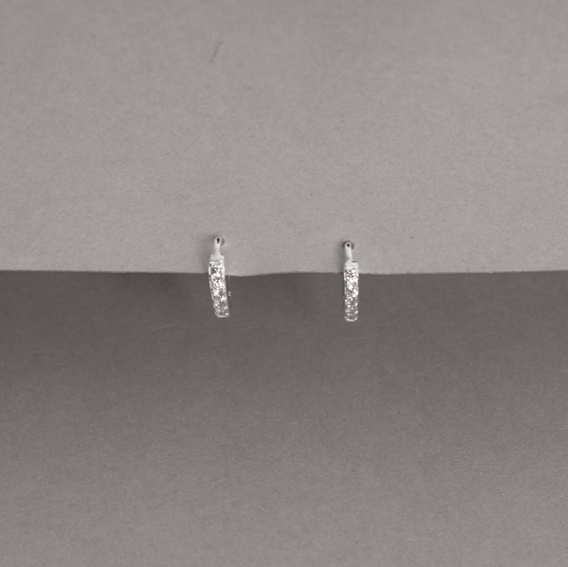 Imagem Secundária Argola click gota 10mm cravejada