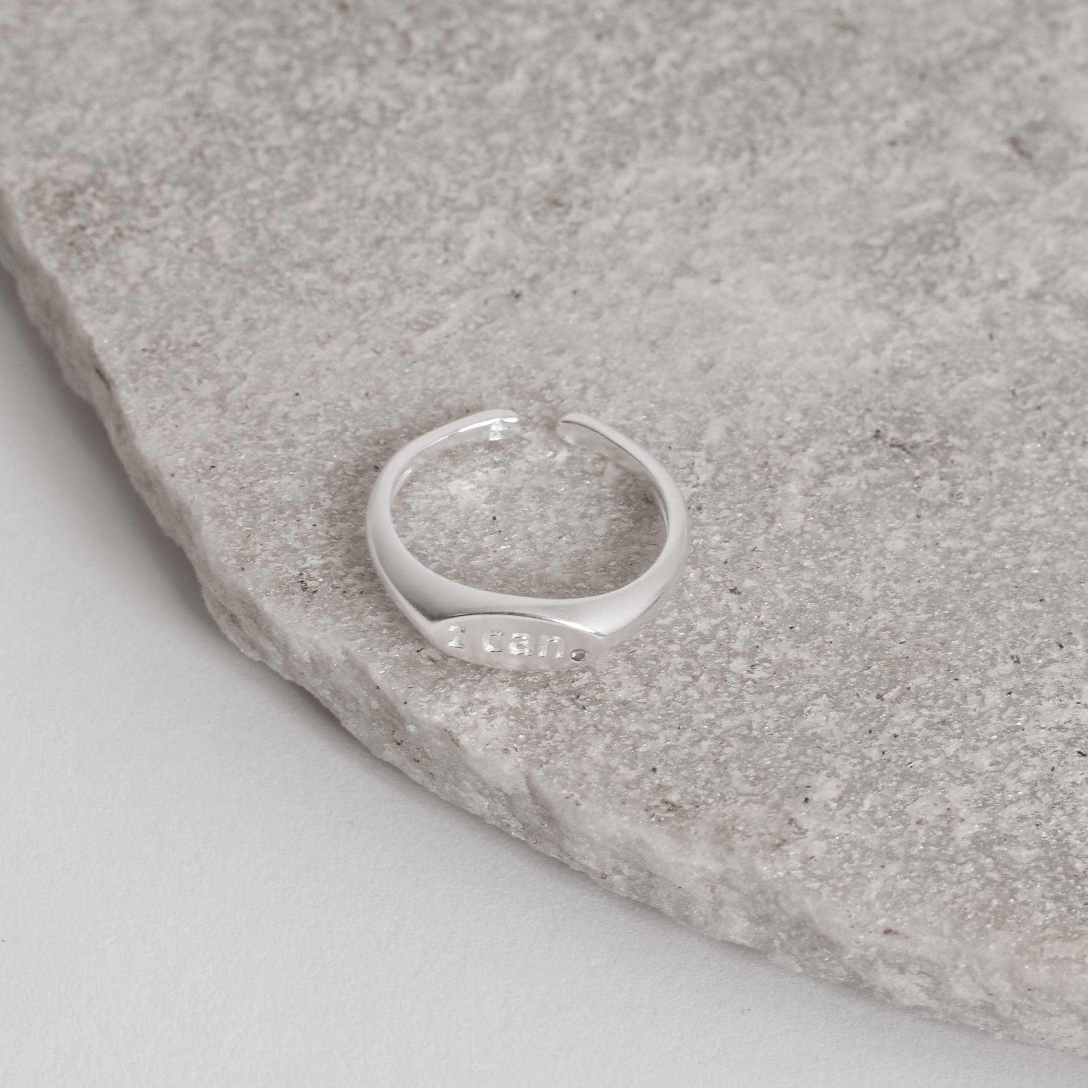 Imagem Secundária Anel dedinho I can detalhe zircônia aberto