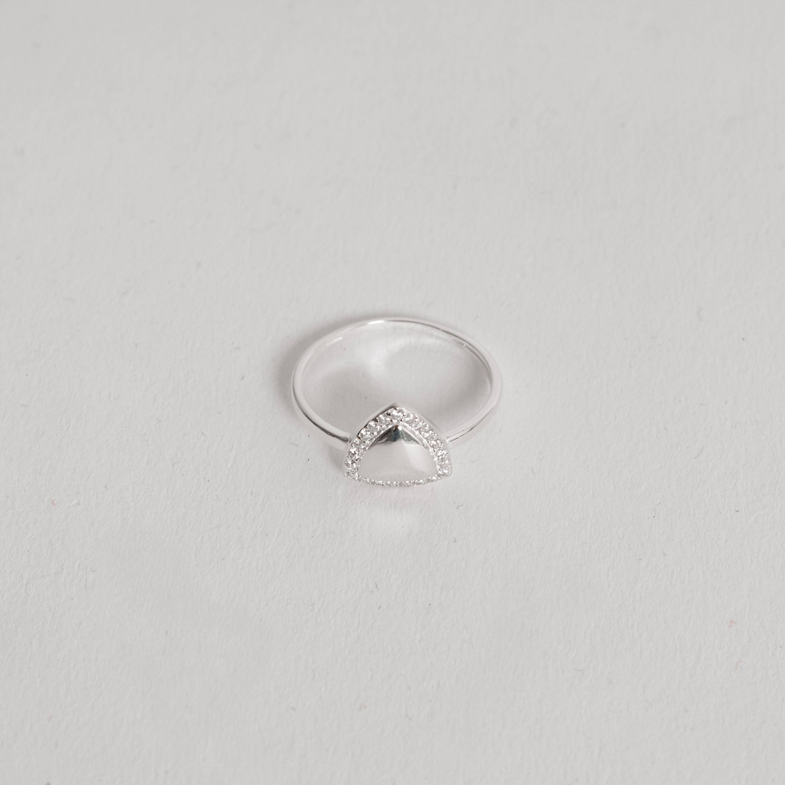 Imagem Secundária Anel triângulo borda cravejada